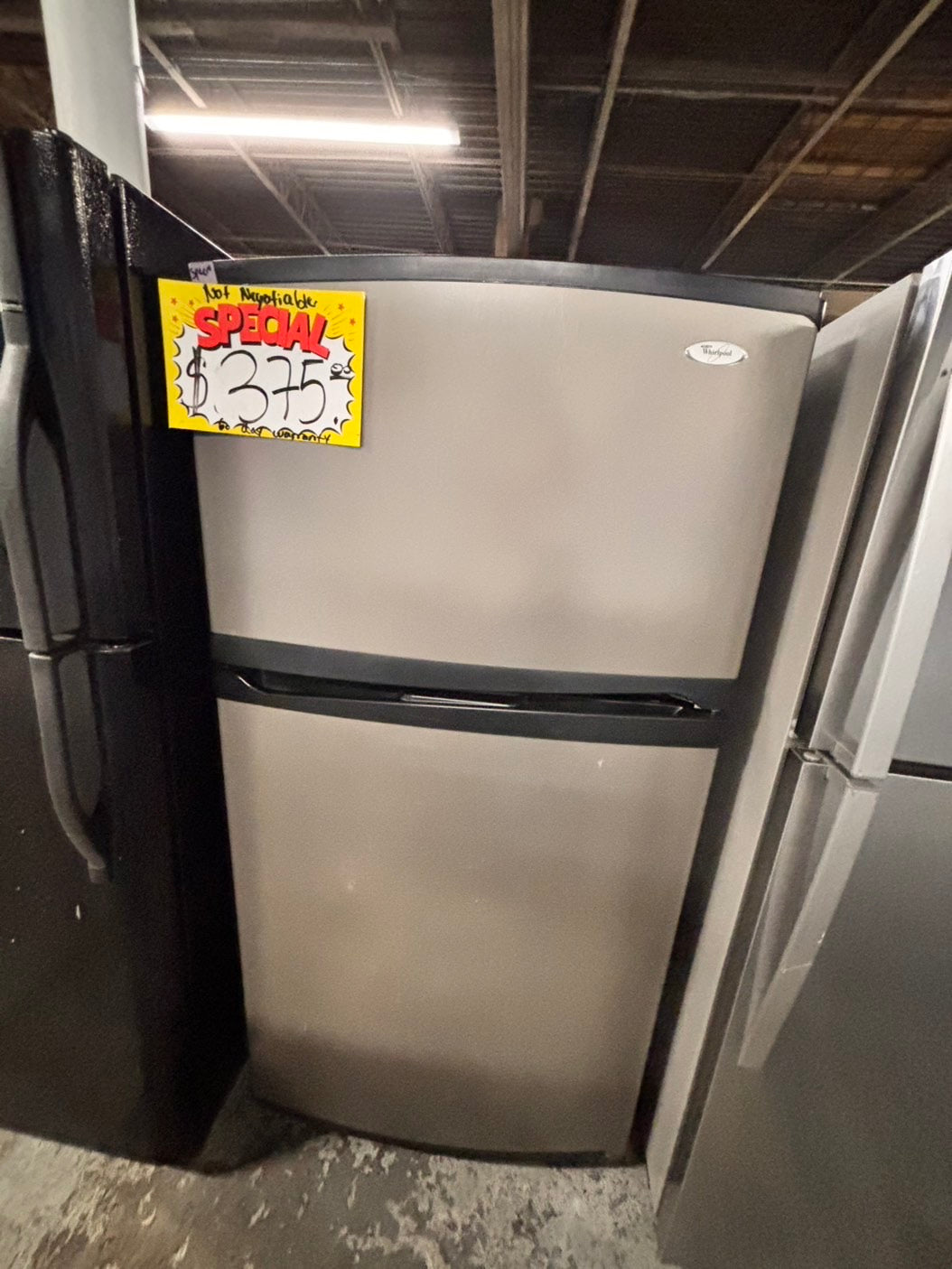 >Special🎈Whirlpool 33” Top freezer fridge in stainless steel color               used-refurbished #RFQ213B