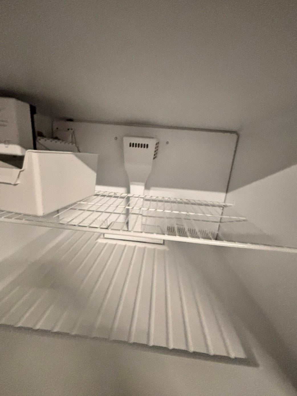 >Special🎈Whirlpool 33” Top freezer fridge with ice maker inside in black  color               used-refurbished #RFW513B