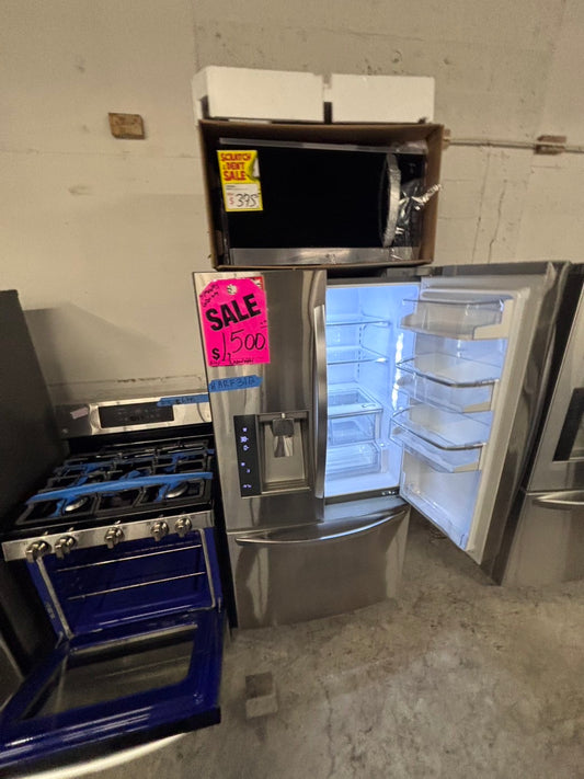 >special 3pc. Combo =LG French door Refrigerator counter depth  w/ ice water dispenser 36",gas stove 5 burners & new the range microwave all same brand  #ARF31B3PC