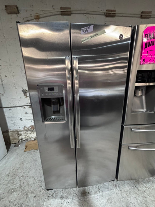 >>36” GE side by side Refrigerator and freezer stainless steel w/ice water dispenser 36” #AR243B