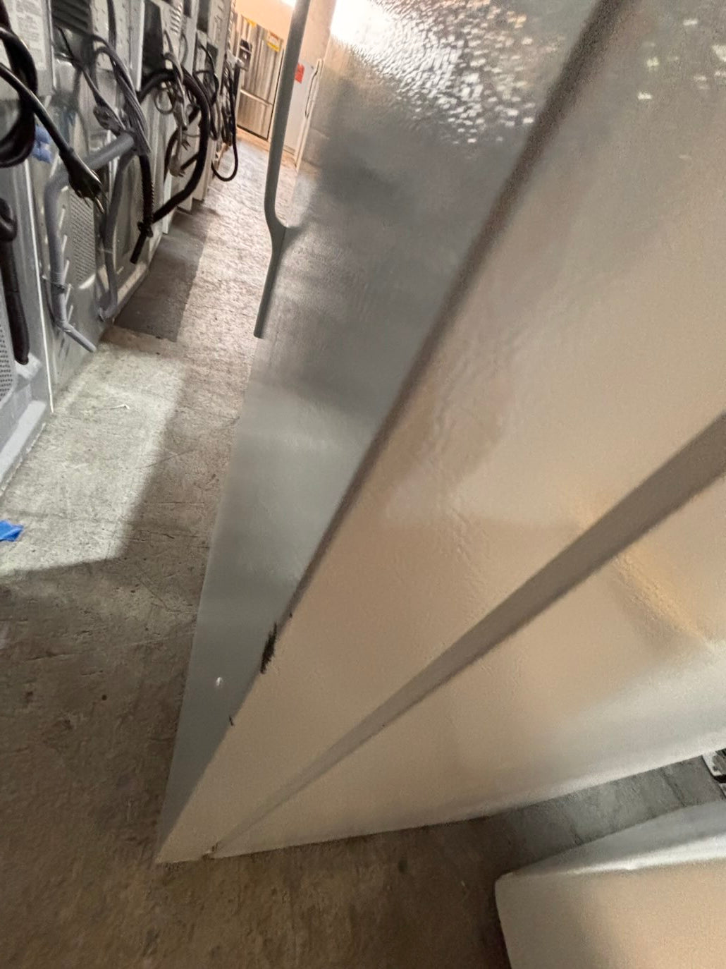 }}28”w x 68 1/2h. Whirlpool  top freezer fridge white color   working 💯  used-refurbished #FWGETSRB
