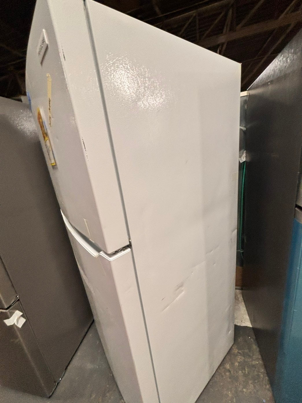 >Open box 📦 New S/d -Frigidaire
30” in. Top Freezer Refrigerator in white color  #RFW55B