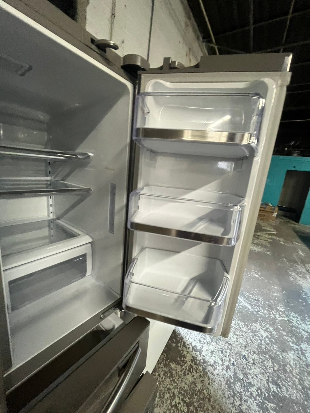 *🔥Black Friday Deal🔥Samsung 33” 4- door Refrigerator stainless steel w/ ice water dispenser 33" #RF36NB