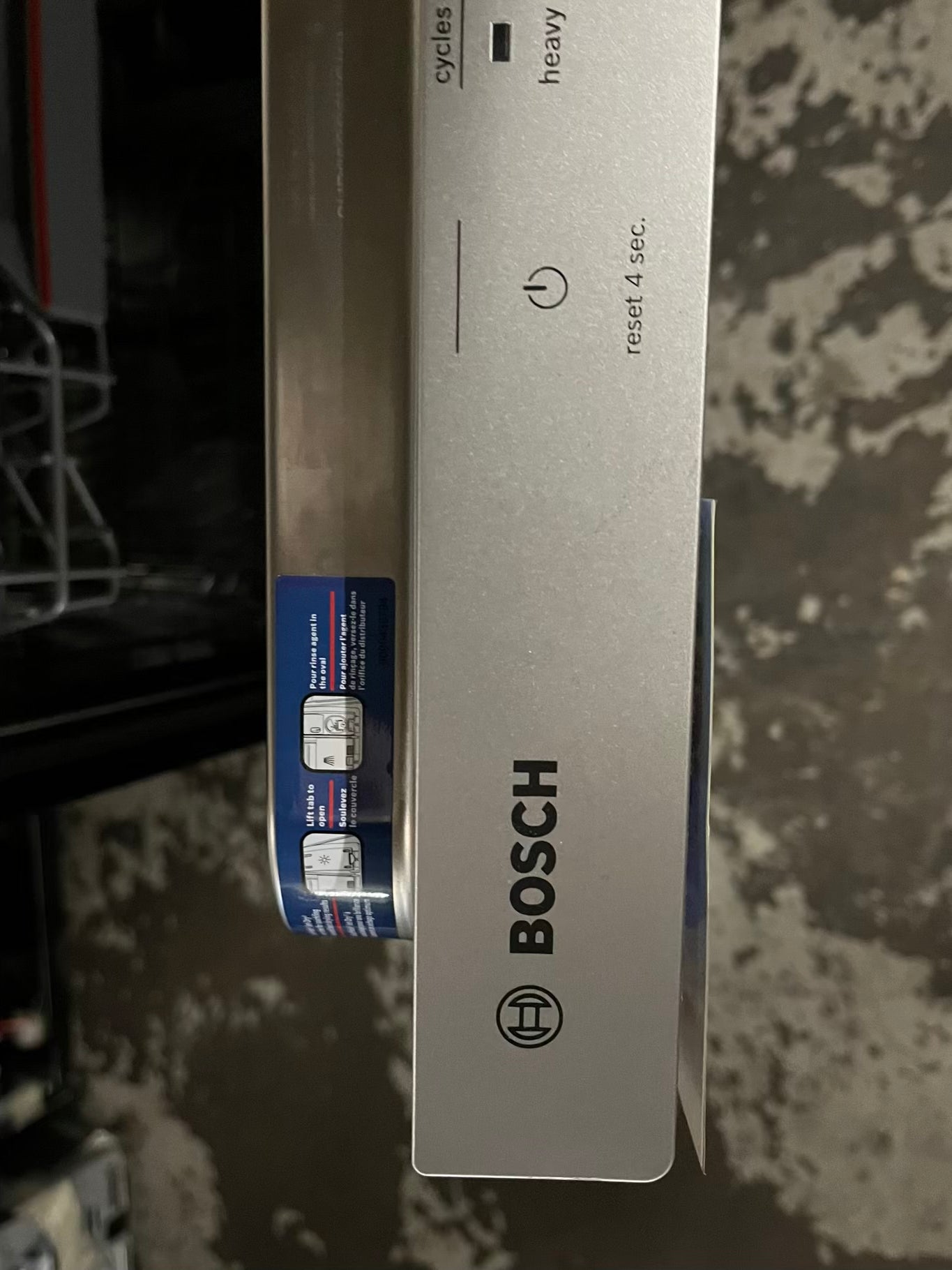 Open Bosch 500 Series 24" Smart Built-In Dishwasher with 3rd Rack in Stainless Steel 24” Model: SHP95CM5N - stock number : #DW33TB
