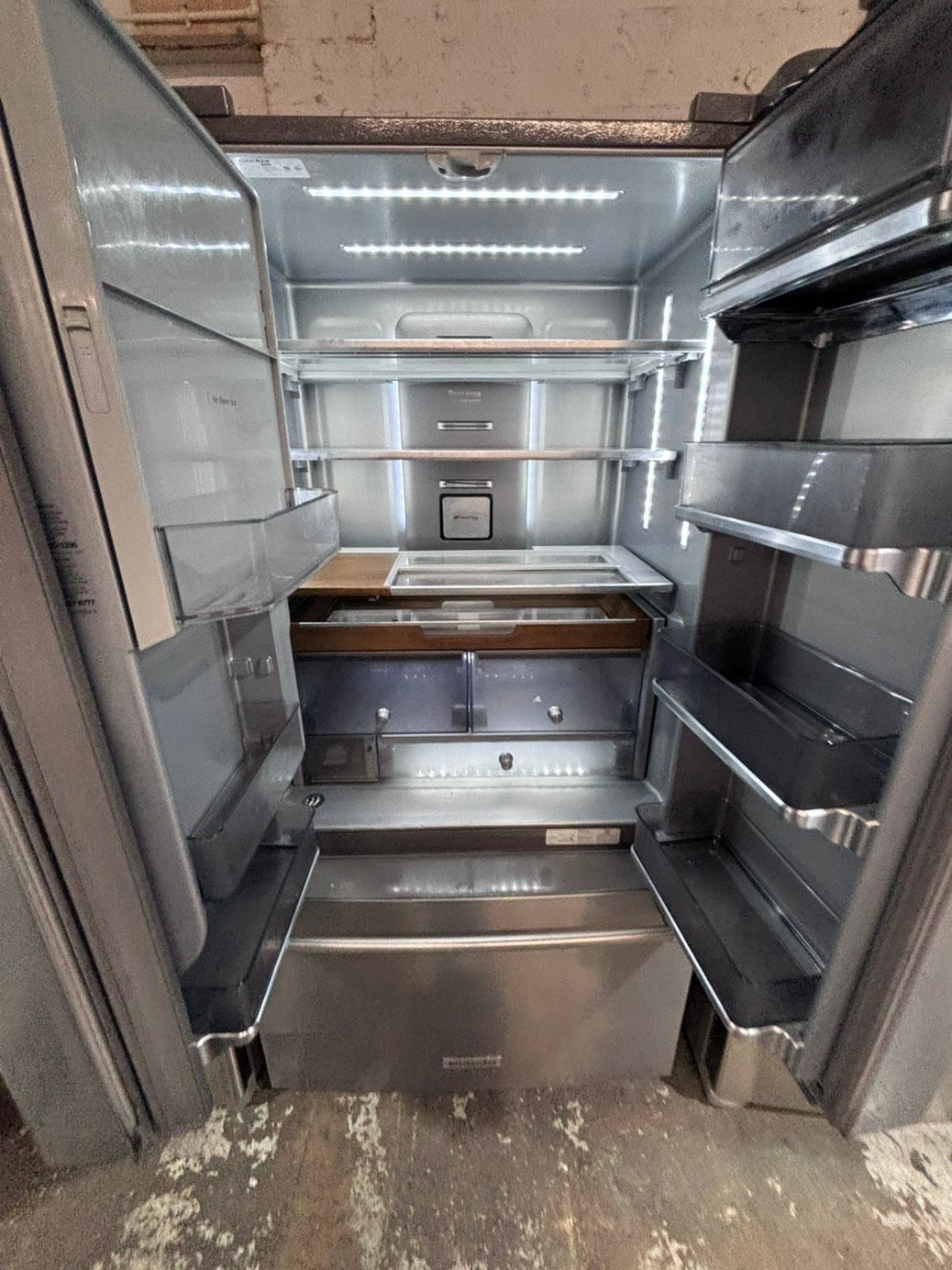 >*kitchen Aid French door Refrigerator counter depth stainless steel w/ ice water dispenser great condition 36"    (👀missing shelf on the door)  used-refurbished #KAF1424B