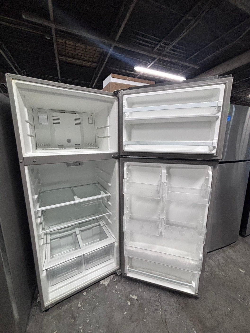 >*28” whirlpool top freezer fridge stainless steel  used-refurbished #FFSA3RB
