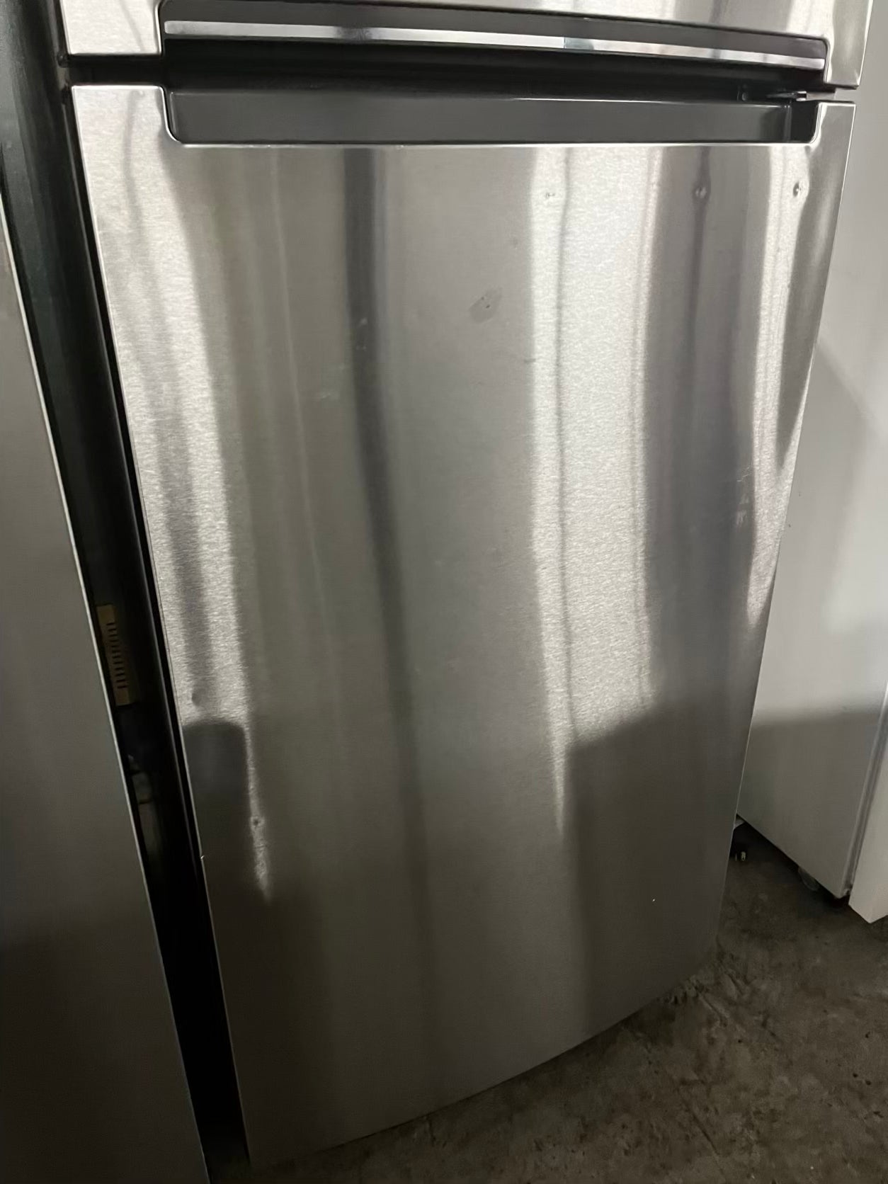 Whirlpool 28”top freezer refrigerator stainless steel 28" counter depth #RF394678B