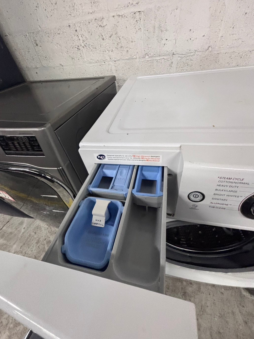 >*LG steam washing machine front load jumbo size stackable or side by side stainless steel drum 29"  used,Refurbished.  #WM515TB