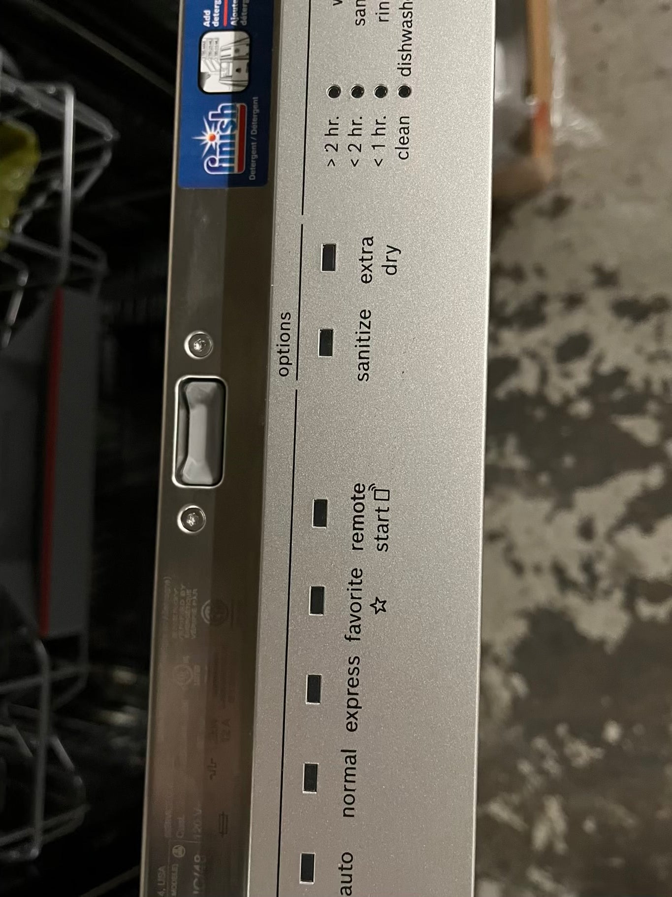 Open Bosch 500 Series 24" Smart Built-In Dishwasher with 3rd Rack in Stainless Steel 24” Model: SHP95CM5N - stock number : #DW33TB