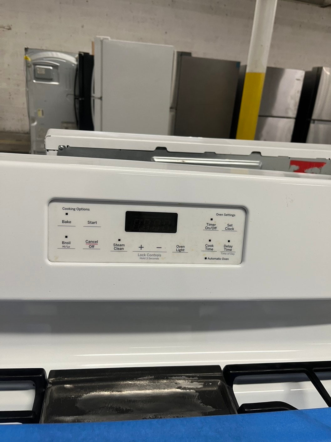 =GE Gas range 5 burner bake Temp Recall broil hi/lo in  white  used-Refurbished 30" #GEGA34LB