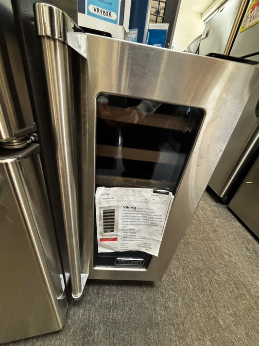 Viking 5 Series 15 inch Undercounter Wine Cellar with 24 Bottle Capacity in Stainless Steel - New scratch and dent. Model- VWUI5151GSS.         #VK15STL