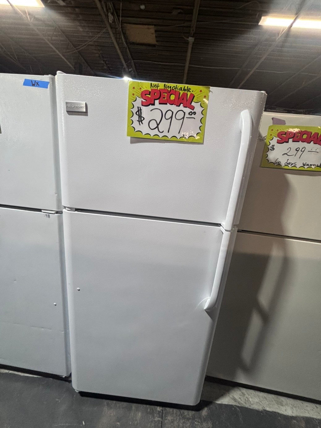 >>sale🎈frigidaire 30”18cu.ft -top freezer refrigerator white  color              -used refurbished 30” #F3FW6B