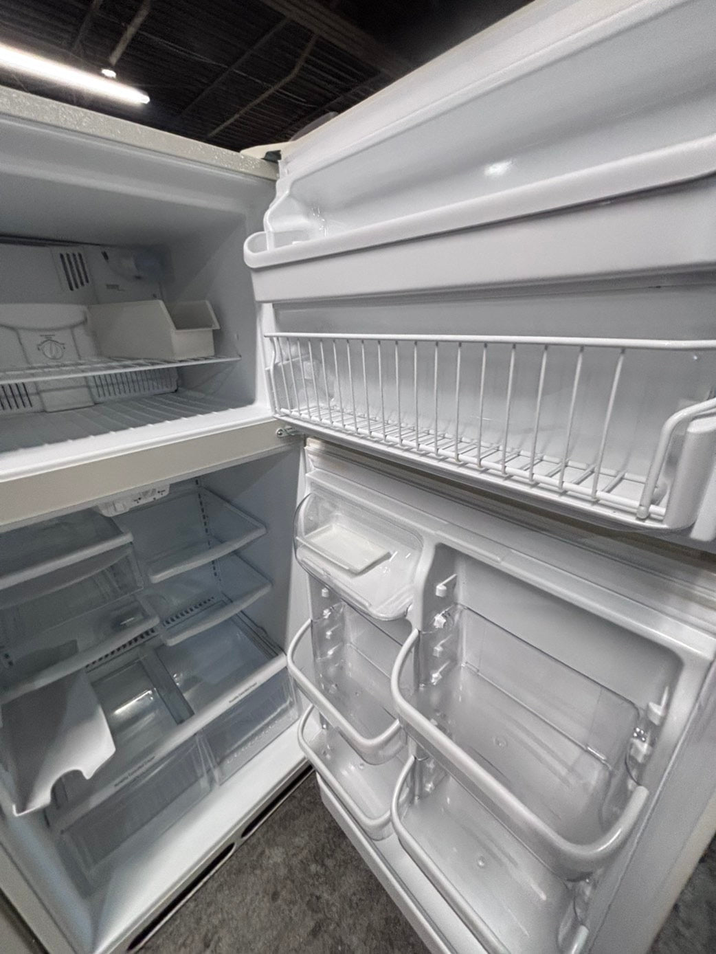 >*kenmore 30”x 66”heigth x 29depth 18cu.ft -top freezer refrigerator off white  color              -used refurbished 30” #TFBKJ6B