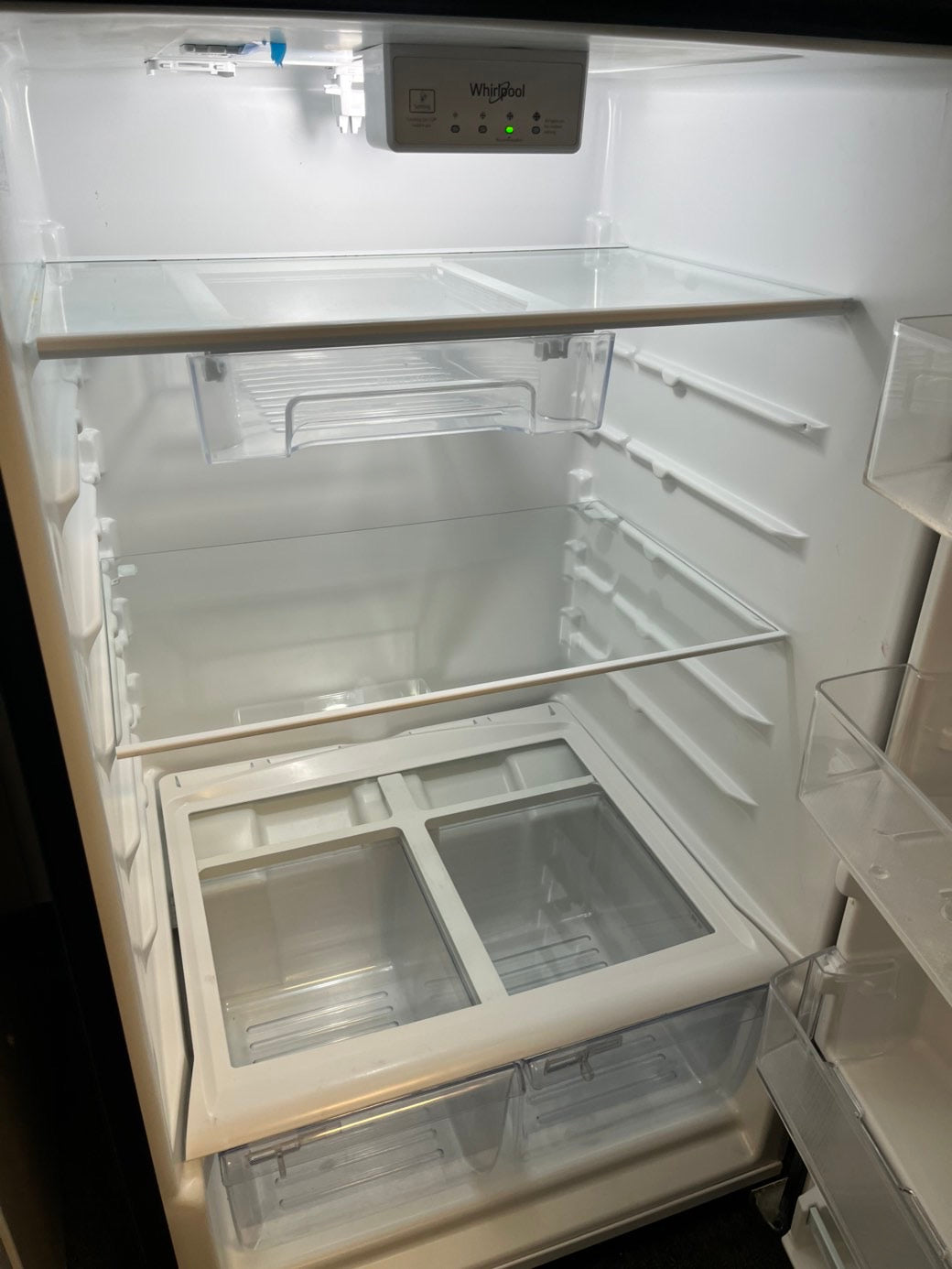 =•28” whirlpool top freezer fridge BLACK used-refurbished #RFWHBLB28L
