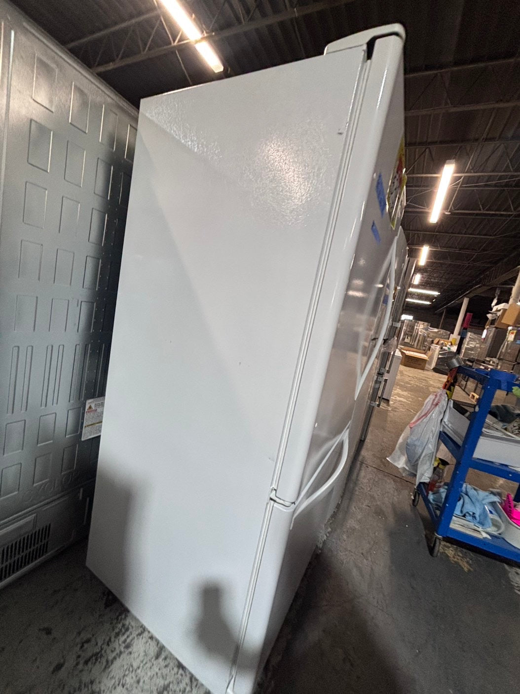 >>whirlpool 33” bottom freezer refrigerator no ice maker white color 33" used-refurbished #RFW9D5B