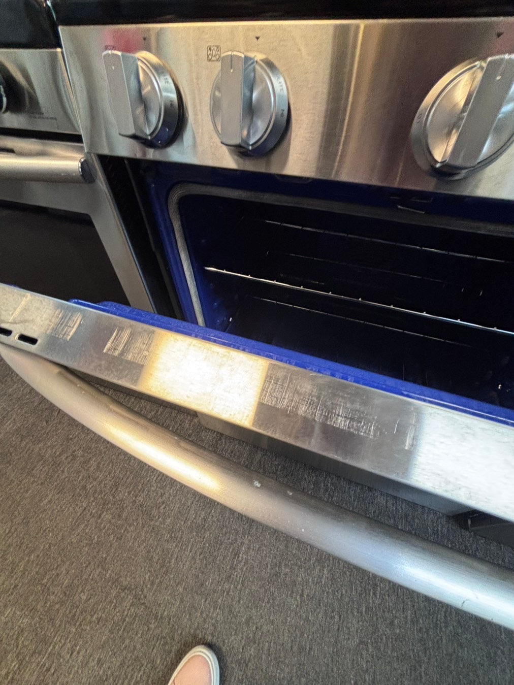 >LG Gas range 5 burner convection oven bake ,broil Hi/Lo self clean in stainless steel used-Refurbished 30” #SG7ZYYL