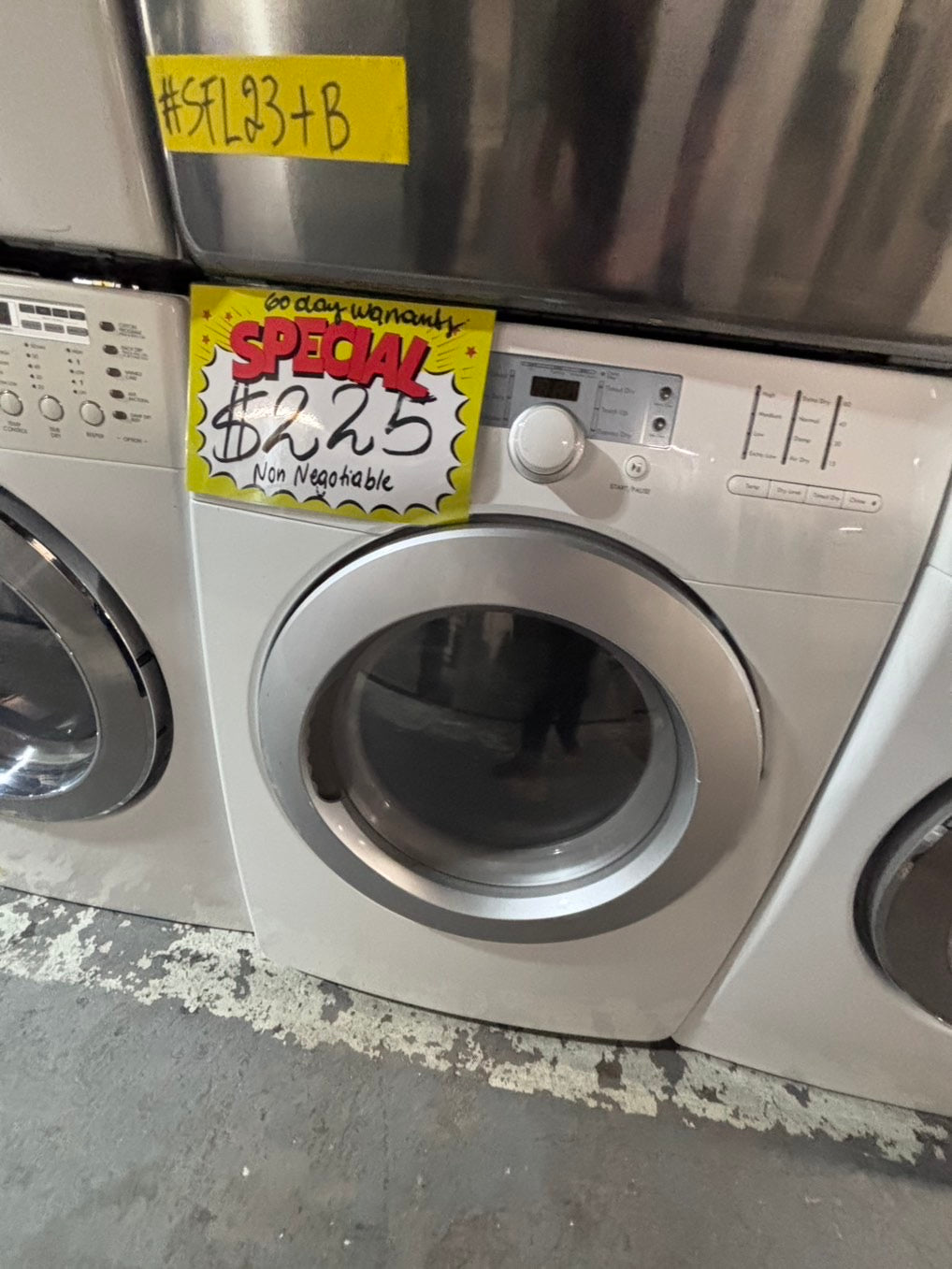 >*special 🔥kenmore  sensor Dry front load stackable electric 220v dryer in off white color used-refurbished 27" #KDFF16B