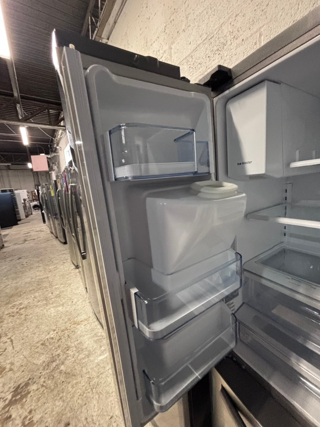 >*36”samsung counter depth French doors  fridge  stainless steel (ice maker & water doesn’t work) doesn’t affect on the others functions. 36” #SA24MAB