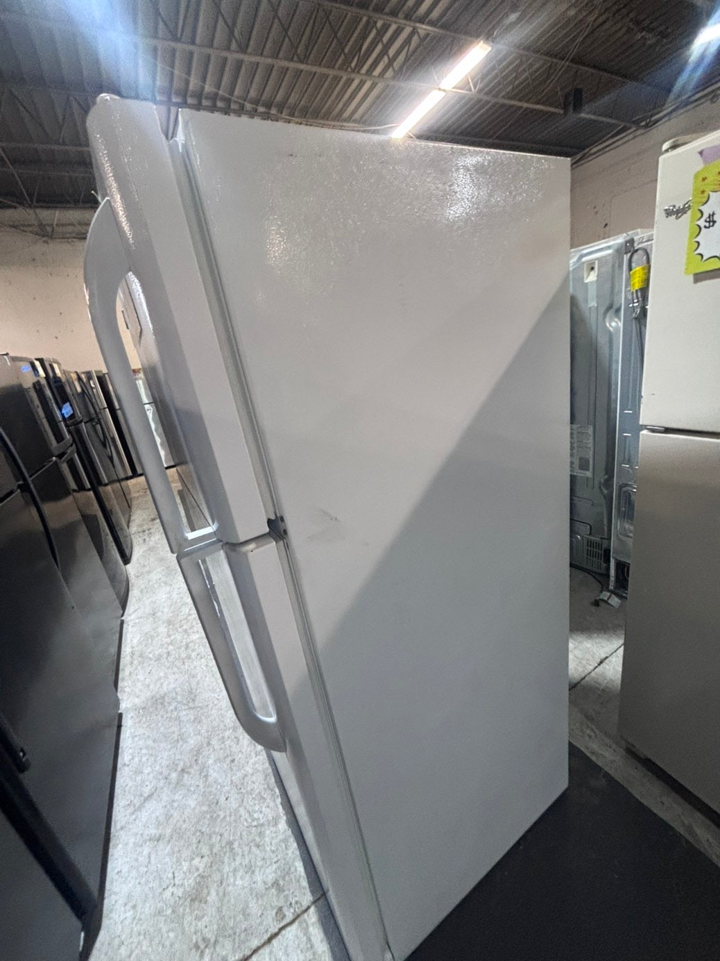 >>sale🎈frigidaire 30”18cu.ft -top freezer refrigerator white  color              -used refurbished 30” #F3FW6B