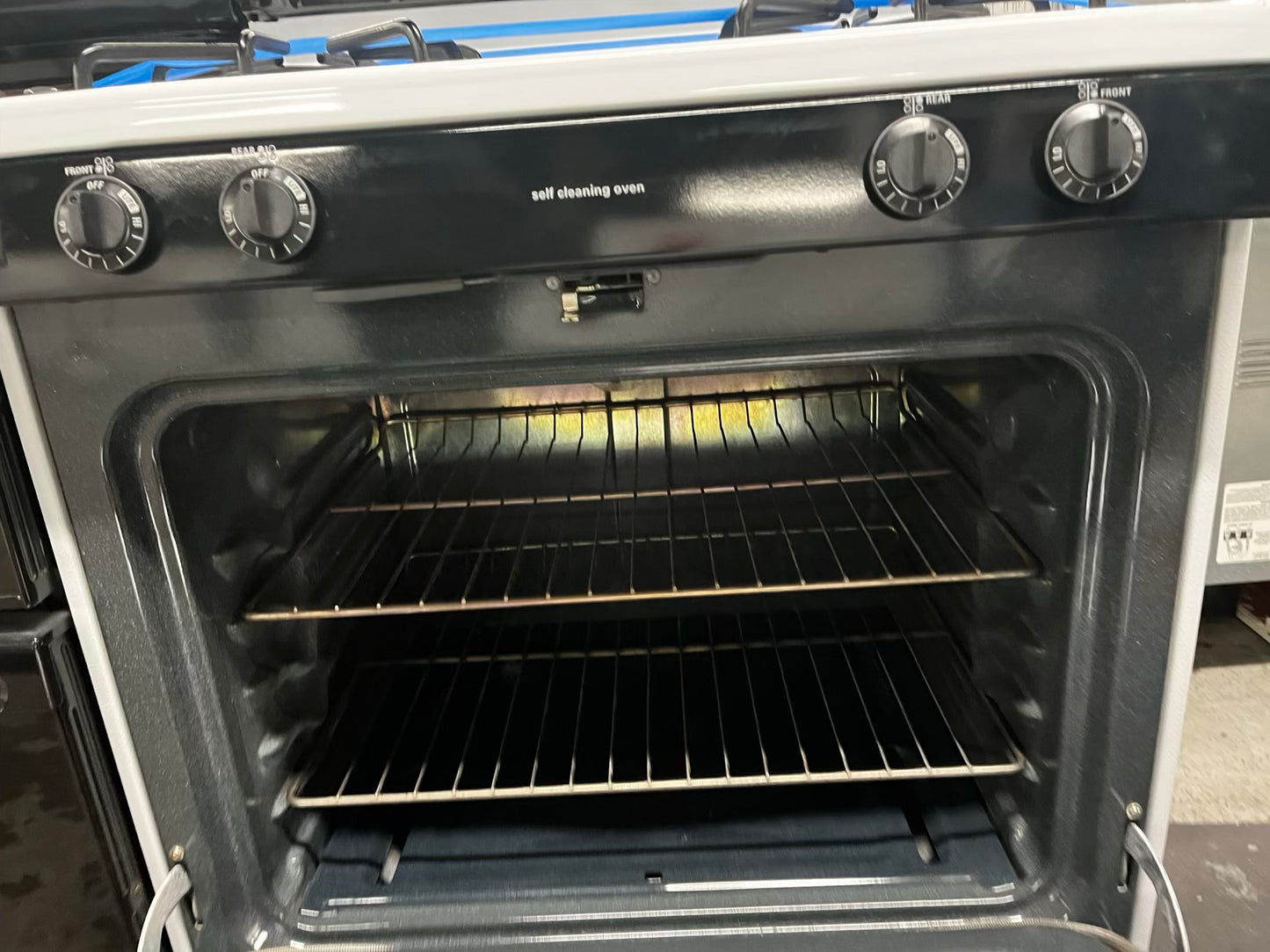 🎄Holidays Sale 🎁 GE Gas range 4 burner bake broil self clean in black & white  used-Refurbished 30” #GR932B