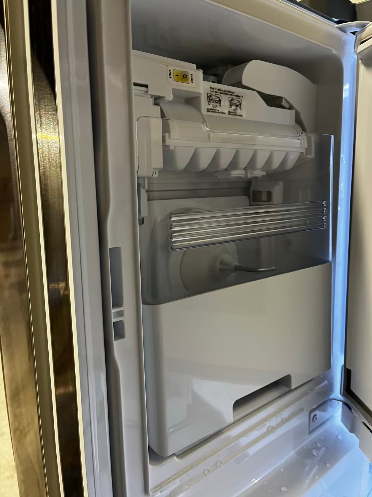 LG Four door Refrigerator stainless steel Showcase w/ ice water dispenser 36" counter-depth  #RF37479B