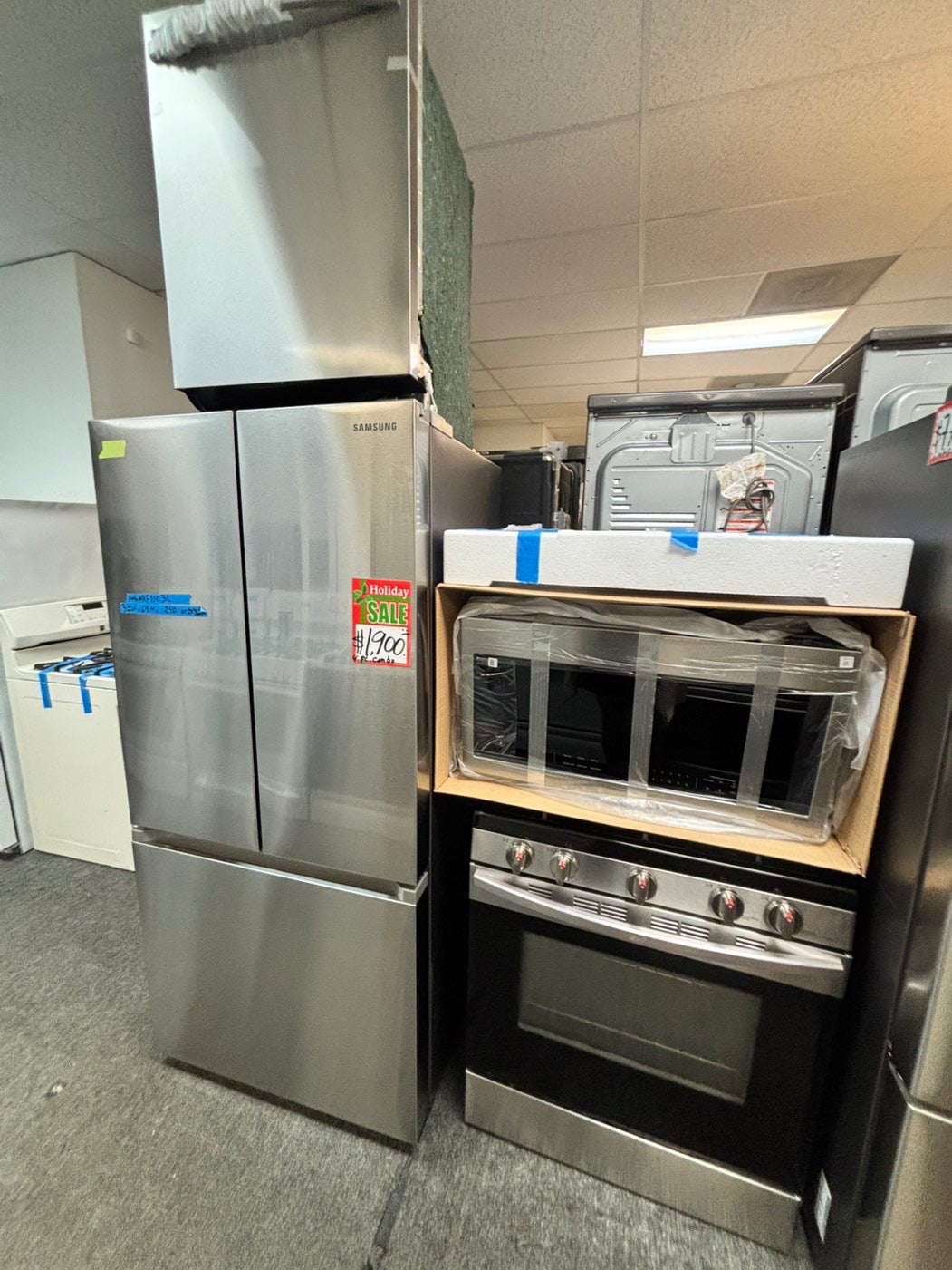 🎄🎄Christmas sale 🎅 | Samsung kitchen combo / furnished Refrigerator 32”, gas range, New microwave and dishwasher -💥4 appliances💥#RFGS32L