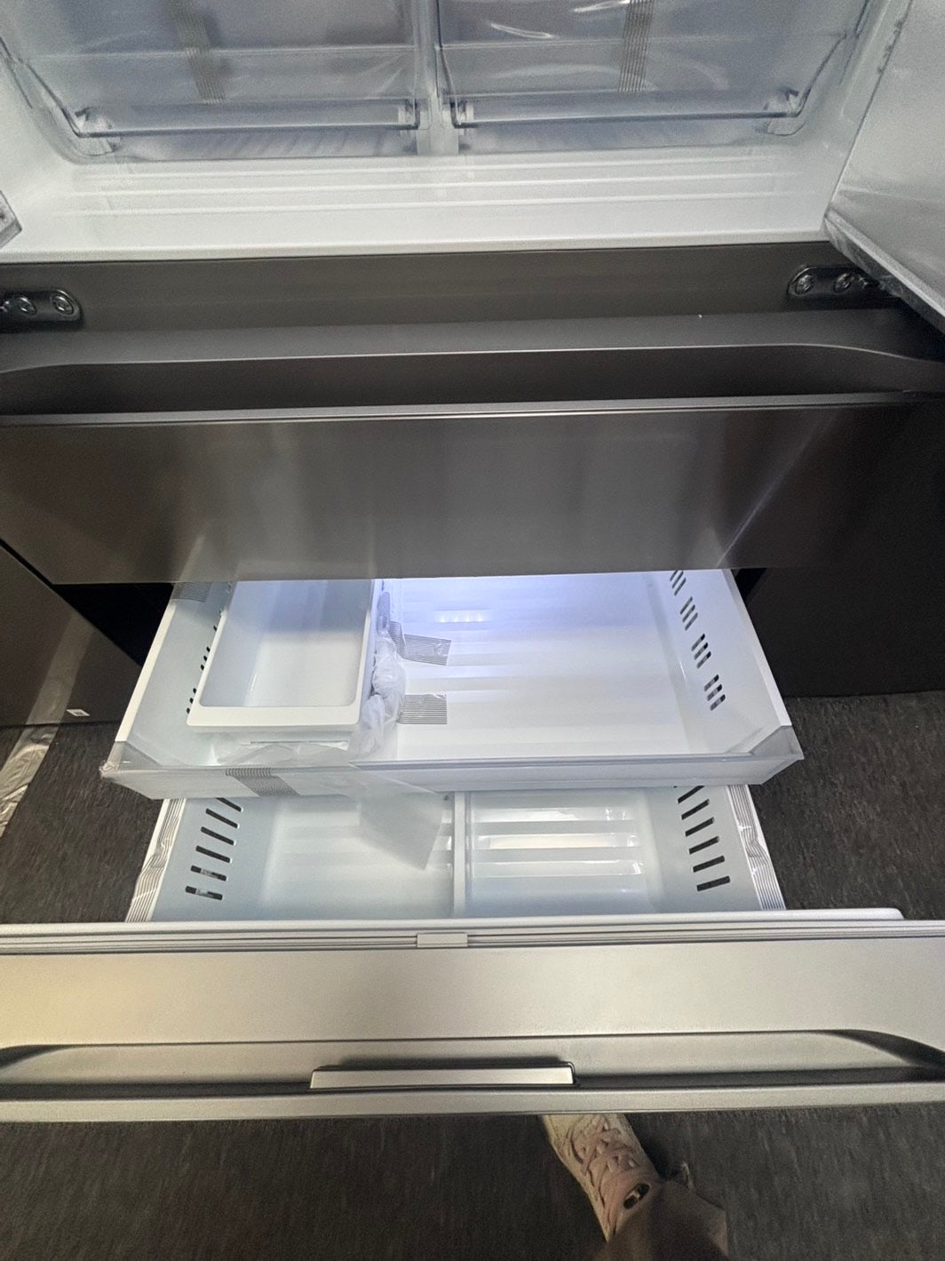 >new open box LG 30 Cu. Ft. Smart Standard-Depth MAX 4-Door French Door Refrigerator with Full-Convert Drawer
#RFLHZ4L  36” in