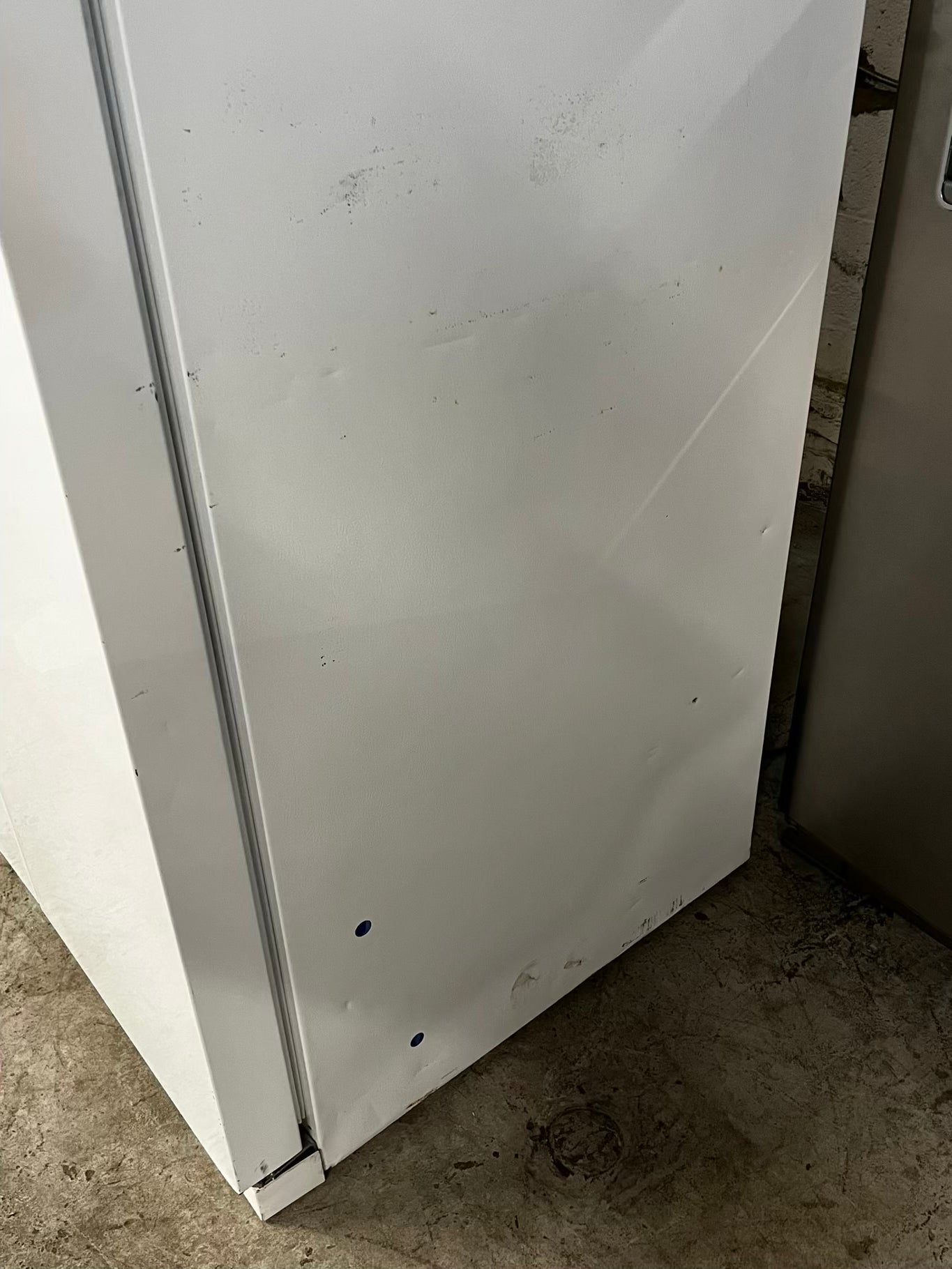 *🎉 Black Friday ⚡️ Frigidaire side by side Refrigerator w/ ice water dispenser  in white gently used - like new 36” #RF93741B