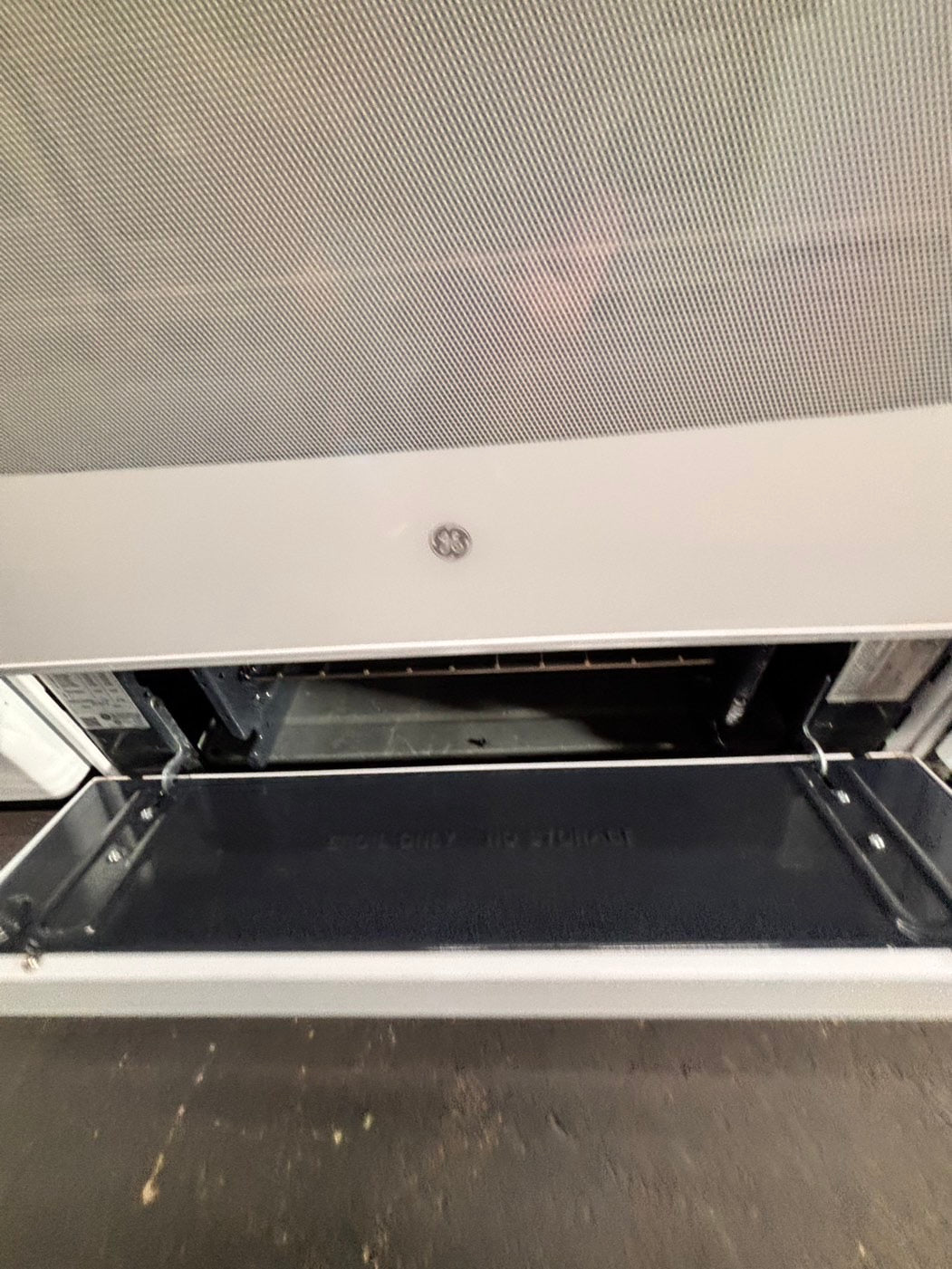 >GE Gas range 4 burner bake broil Hi/Lo self clean in white used-Refurbished 30” #GEA423B