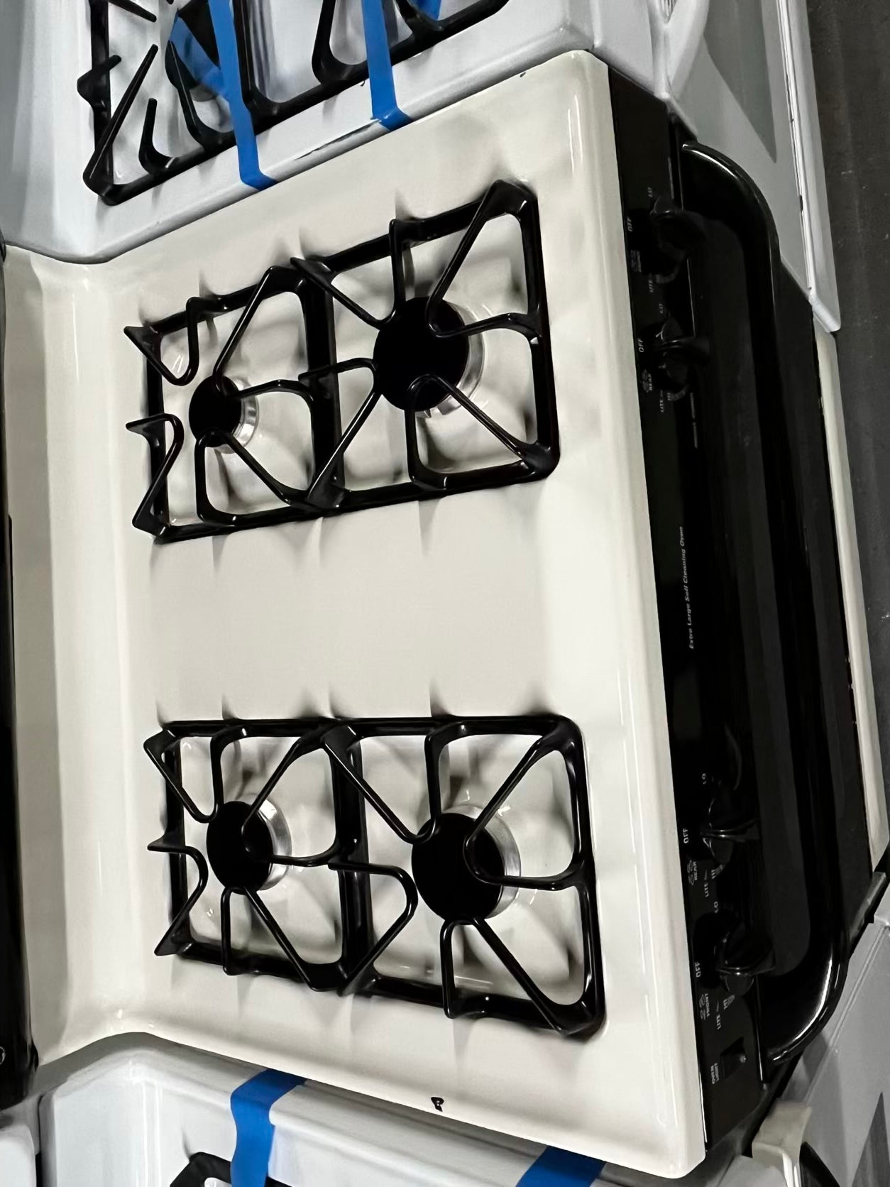 *🎄Holidays Sale 🎁 GE Gas range 4 burner bake broil self clean in black & off white used-Refurbished 30” #GR93713B