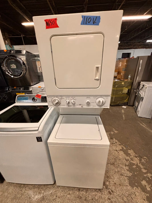 }}Kenmore regular 🔌 stacked laundry center Electric 110v washer & dryer set used -in  white 24" #LCR24PTB
