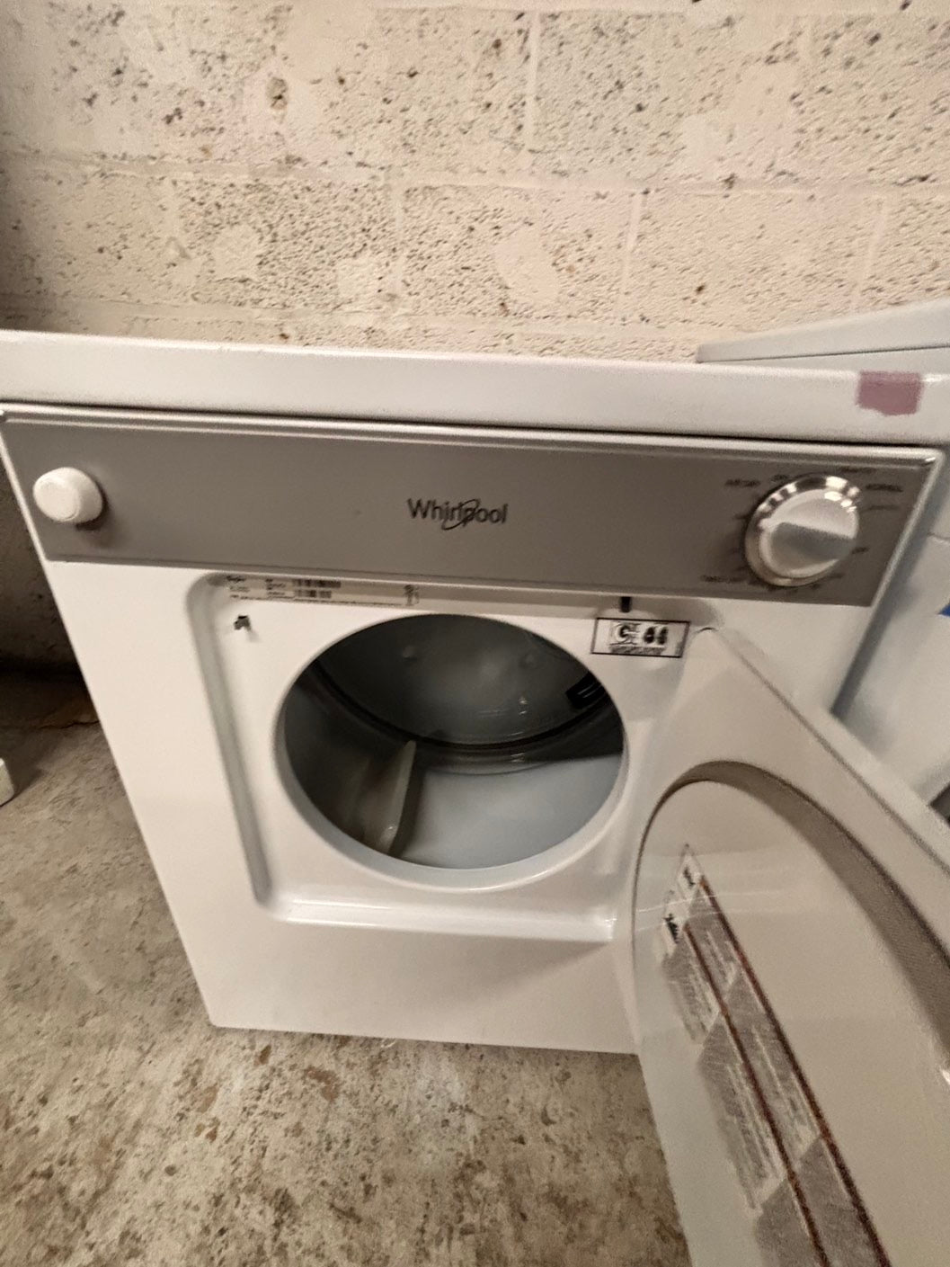 >24”whirlpool front load Electric Dryer 110v regular plug 🔌 white  #24WE56B