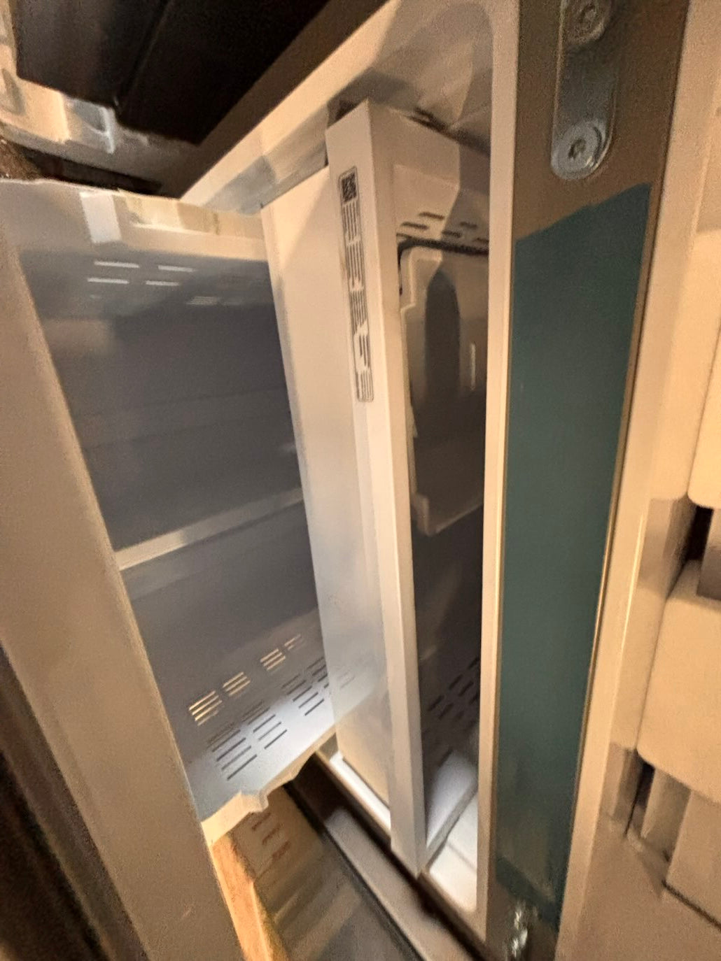 }}Samsung - 30” x 65.1/2 heigth x 30.1/5 depth. 22 cu. ft. 3-Door French Door Refrigerator w ice 🧊 maker inside - Stainless Steel #R22S4TUB