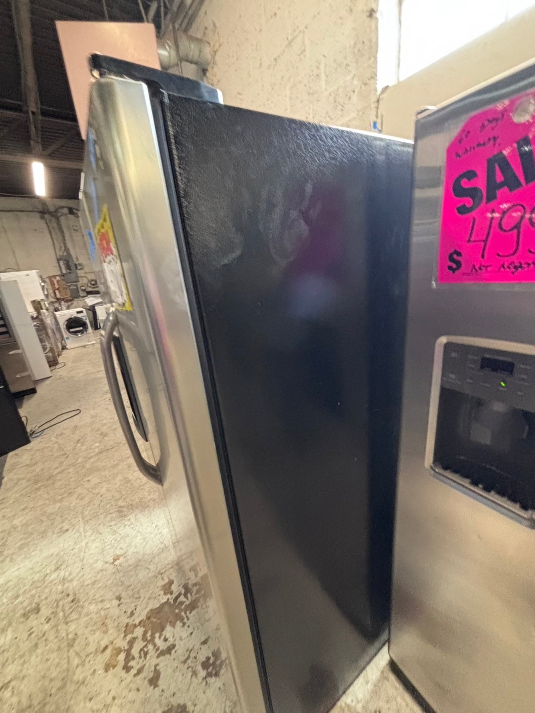 >>36” GE side by side Refrigerator and freezer silver (ice maker & water doesn’t work) doesn’t affect on the others functions.#ARW773B