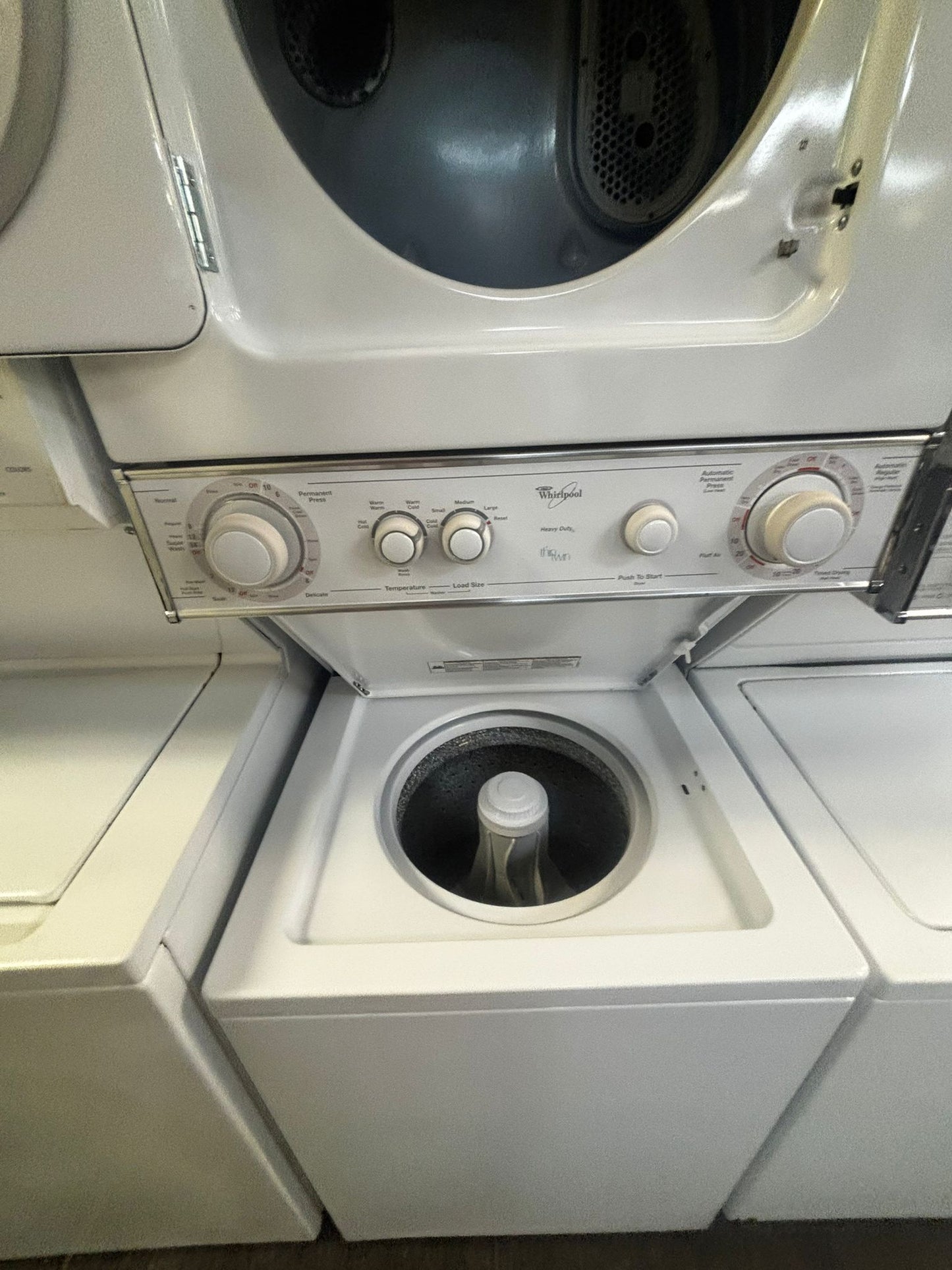 Whirlpool laundry center Electric 220v washer & dryer set in white 24" #LC427PL