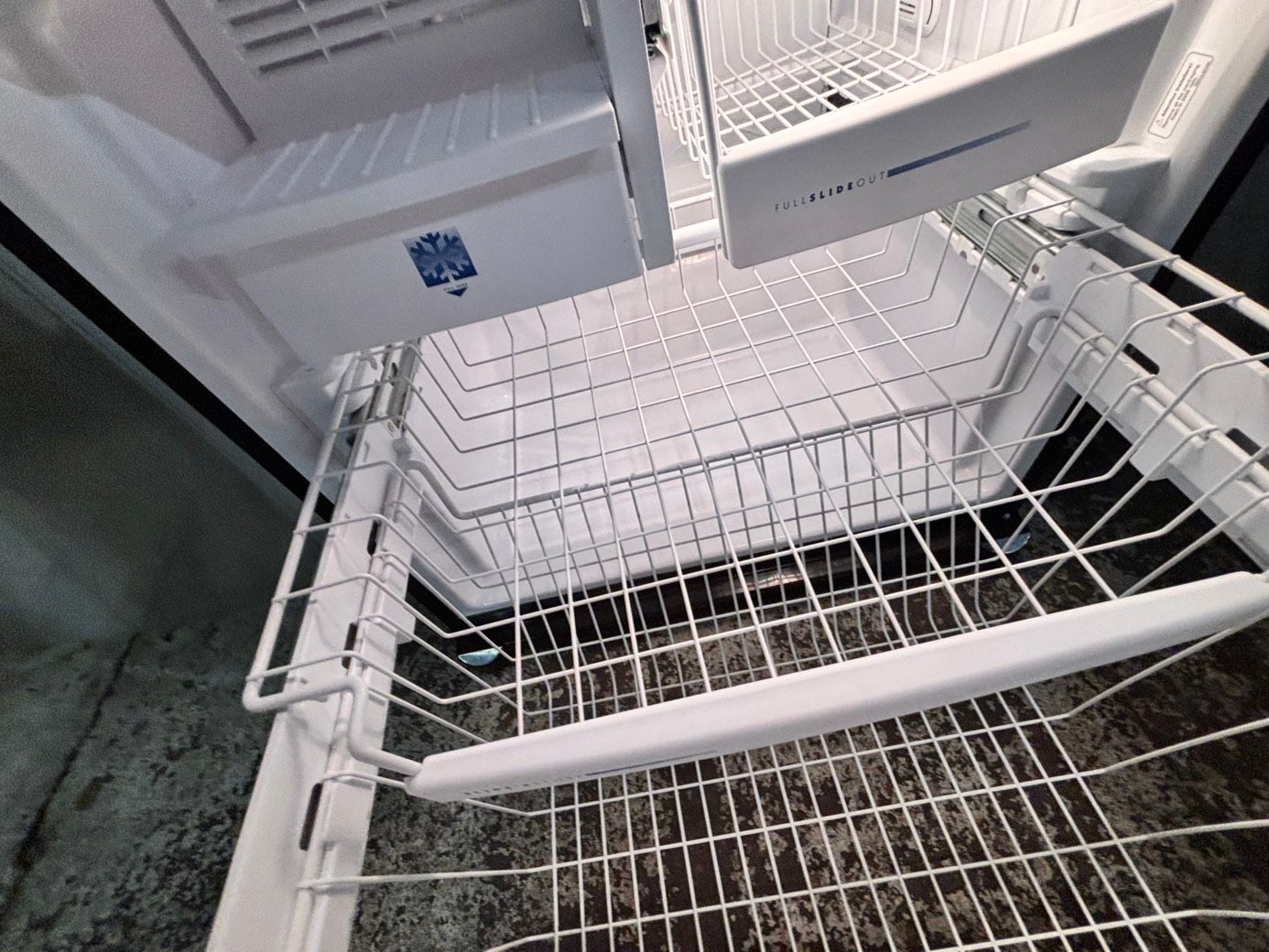 >GE 30” bottom freezer fridge stainless steel with iced maker inside used -refurbished 30” #G5K21B
