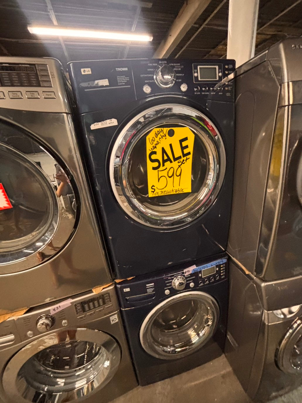 >* special🎉LG washer & dryer set electric 220v front load stackable or side by side - sensor dry in navy blue used,refurbished #WQB5SET