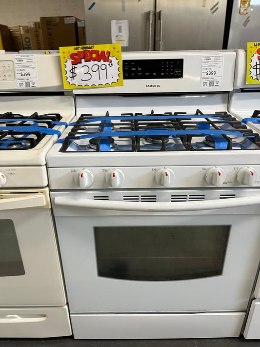 Samsung Gas range 5 burner bake broil self clean in white Refurbished 30" #GR212UB