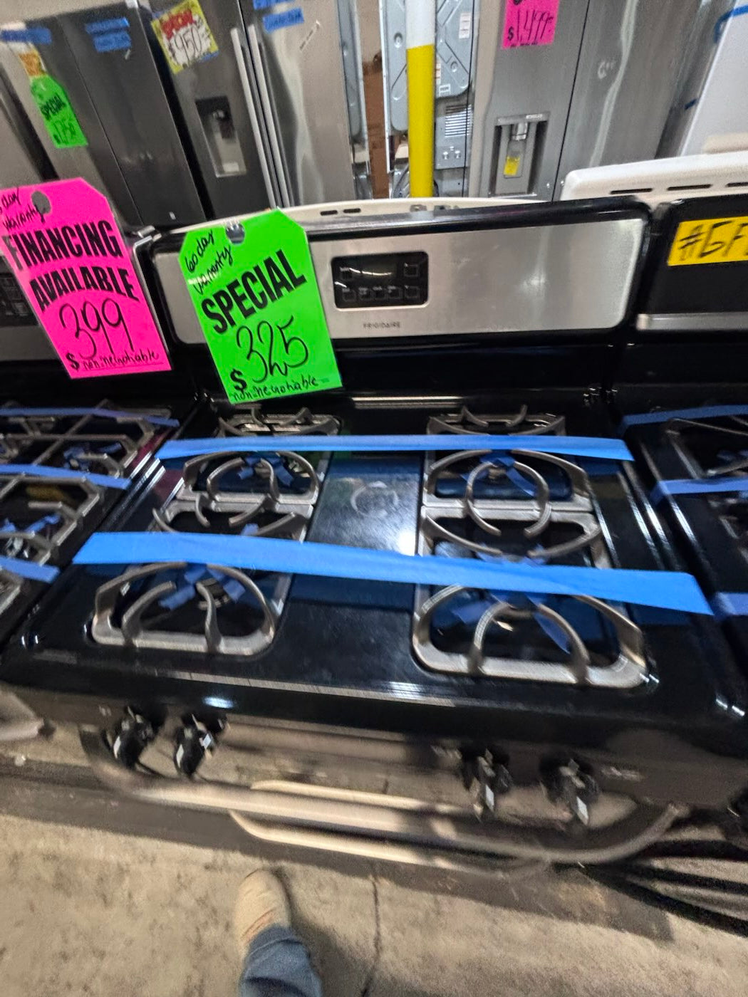 }sale🎈🎈Frigidaire Gas range four burner oven bake ,broil Hi/Lo self clean in silver /black working 💯 used-Refurbished 30” #GFB913B