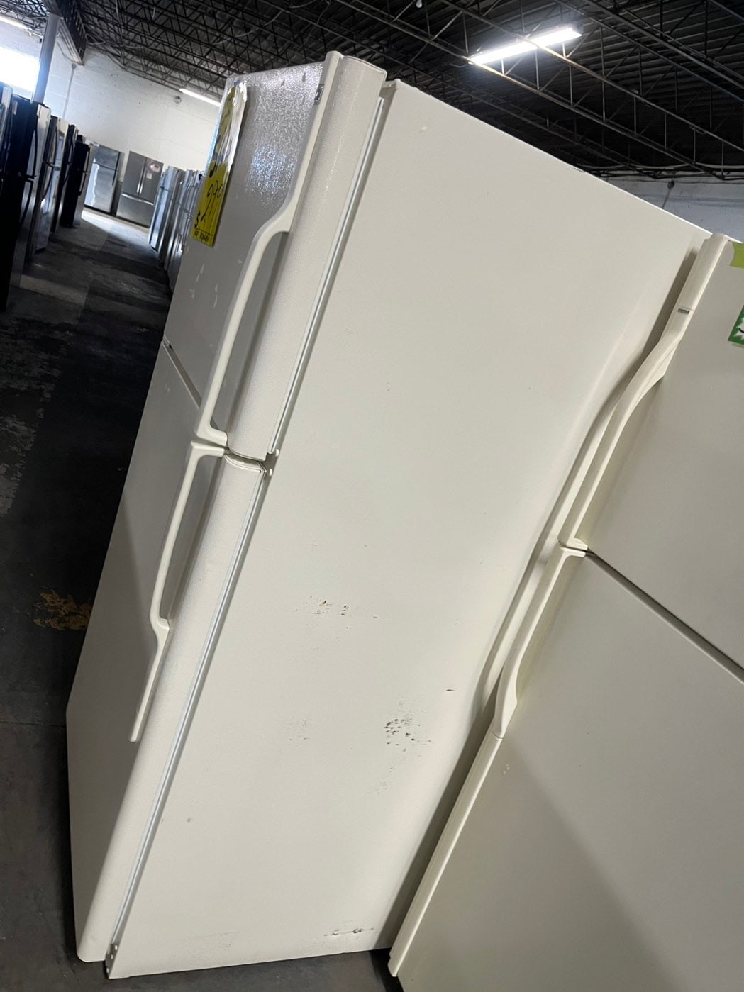 💫🥳 =Ge 30”  with iced maker top freezer refrigerator in  off white W/ice maker used refurbished 30’ #RFGEF34B