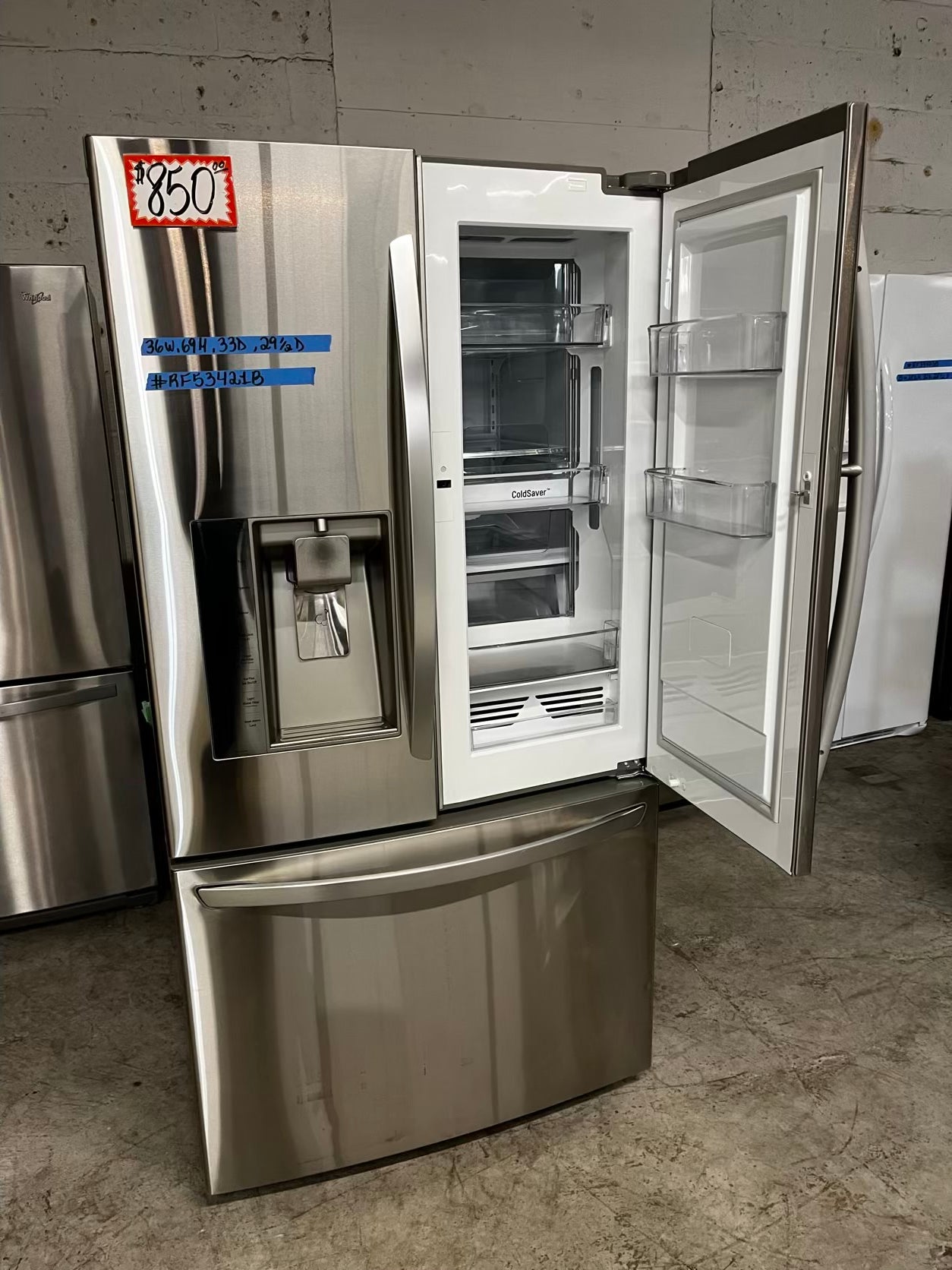 LG French door Refrigerator stainless steel Showcase w/ ice water dispenser 36" #RF53421B