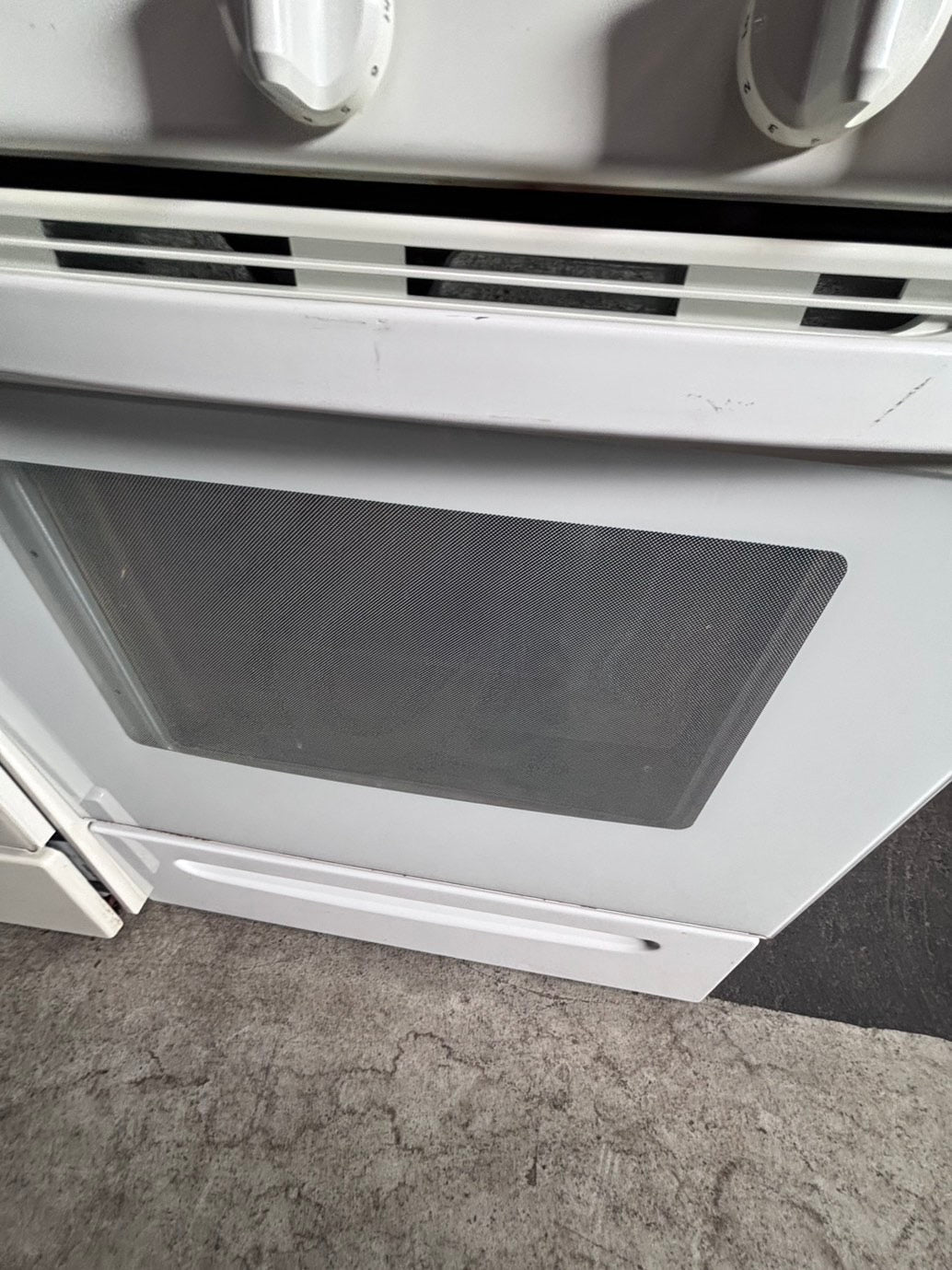 >*July 4th SALE🔥frigidaire  Gas range 5 burner bake broil Hi/Lo self clean in  white used-Refurbished 30” #FG16J2B