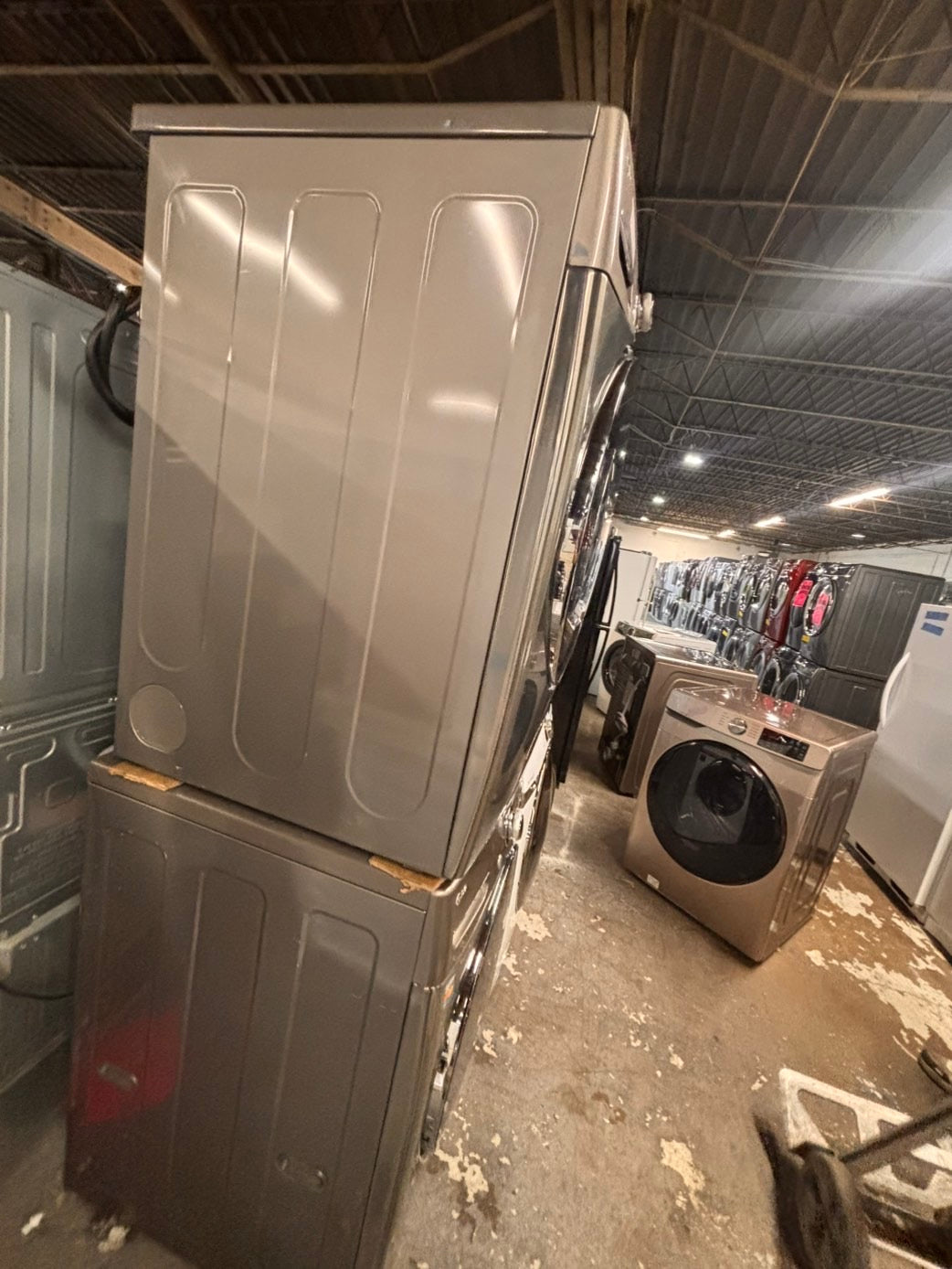 >*Used-great conditions refurbished LG steam washer 4.5cu ft & electric steam dryer 7.5 cu ft large capacity set electric 220v front load stackable or side by side - sensor dry He in silver-gray  #WR15SET