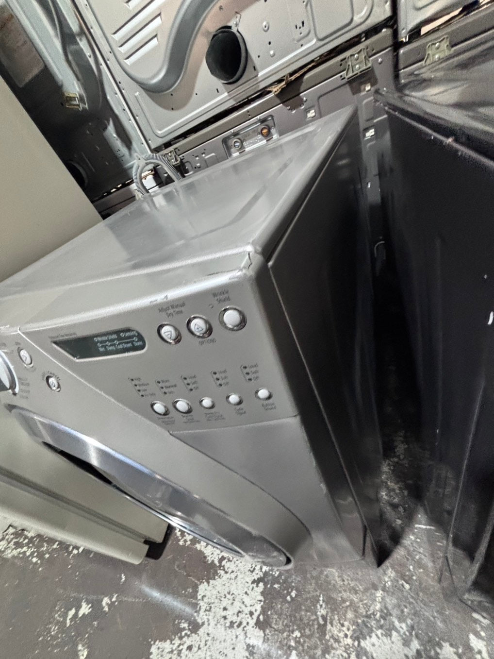 >*whirlpool sensor Dry front load stackable electric 220v dryer in gray color used-refurbished 27" #DWG7G6B