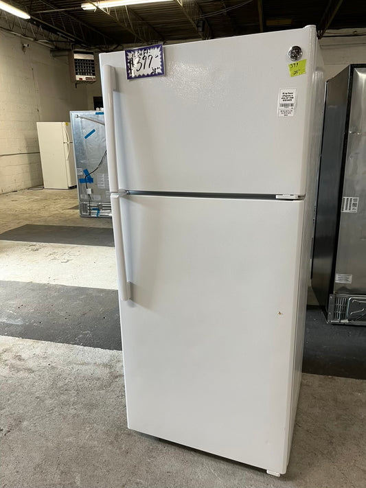 - GE top freezer refrigerator in white 28" ITEM #RF308TB