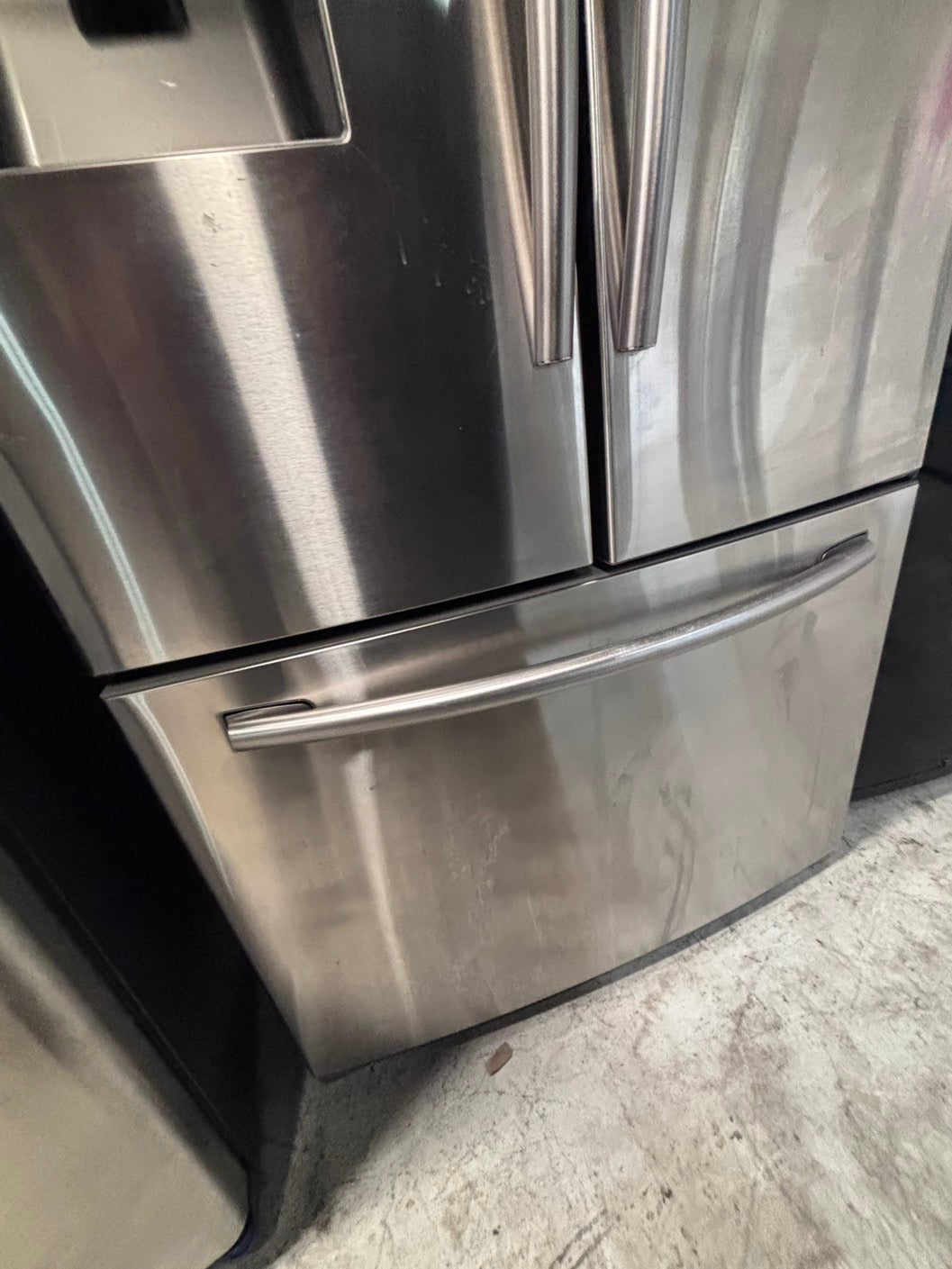 >*36”samsung counter depth French doors  fridge  stainless steel (ice maker & water doesn’t work) doesn’t affect on the others functions. 36” #SA24MAB