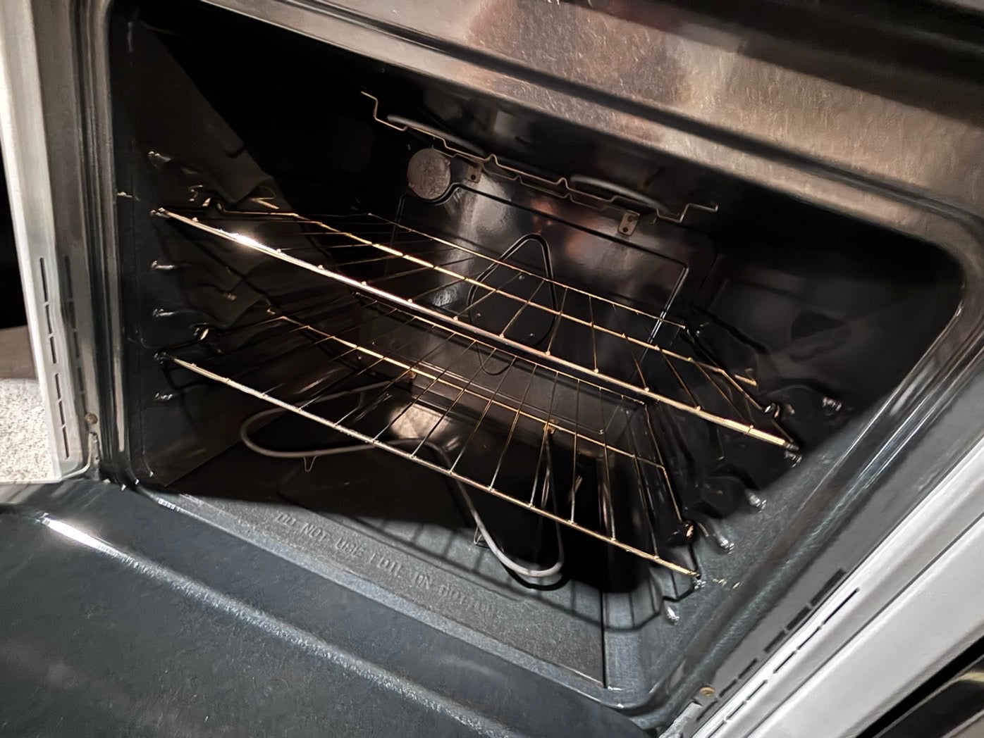 >*frigidaire white electric coil top range coil 220v bake /Broil 4 burner used-Refurbished  great condition 30" #ESF515B
