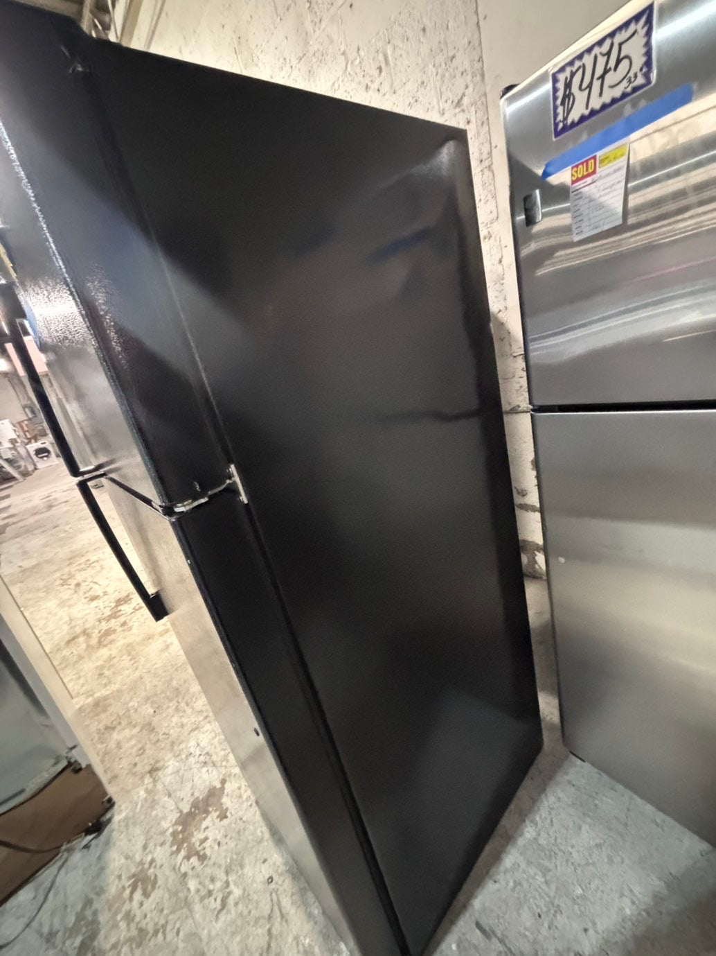>*28” GE top freezer fridge black used-refurbished #FFSA3RB