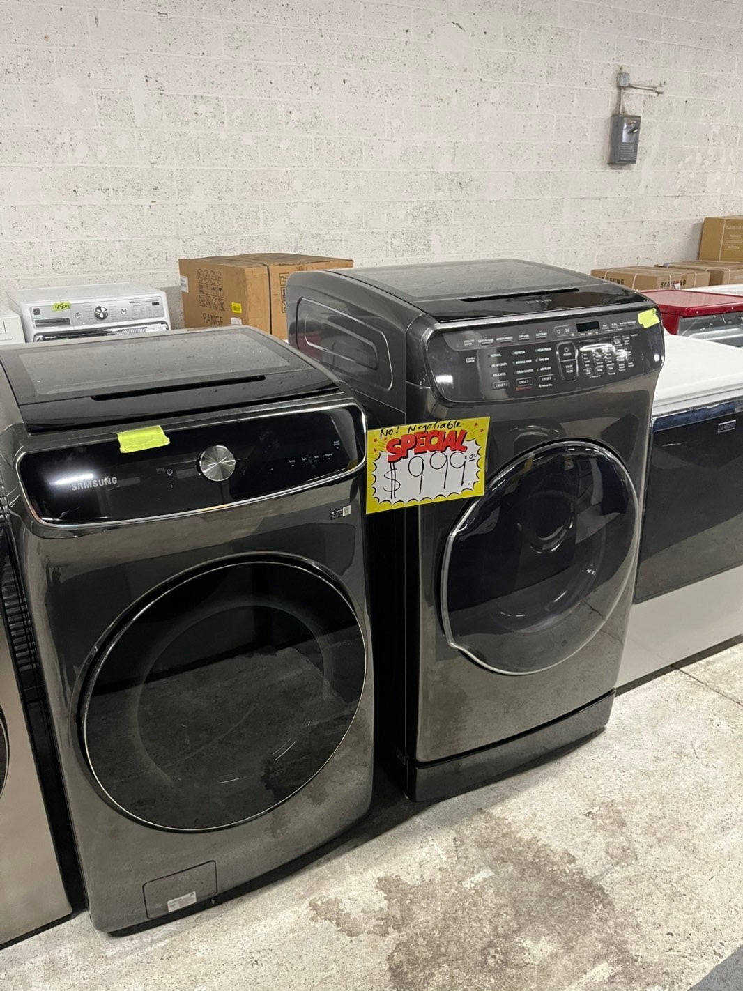 Samsung 6.0 cu. ft. Brushed Black Smart Dial Washer W/ FLEX Wash WV60A9900AV   & 7.5 cu. ft. Smart Electric Dryer with FlexDry™ in Black Stainless Steel side by side Mix and Match SET 27 wide #EDBL10B
