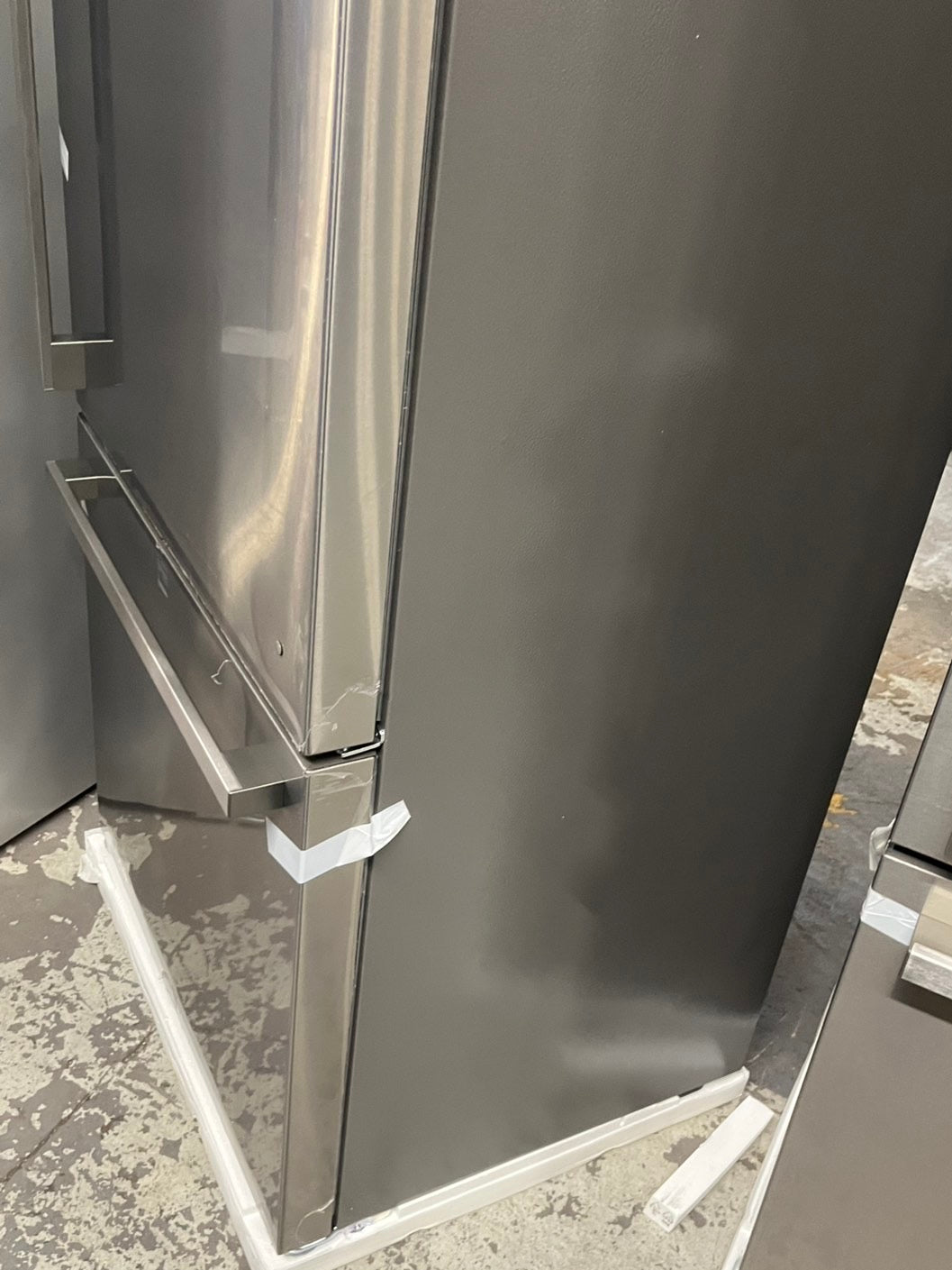 🎁🎄Holiday Sale‼️Open box 32” Hisense 17.2-cu ft Counter-Depth 32-in Wide Bottom-Freezer Refrigerator stainless steel #RFHS234B